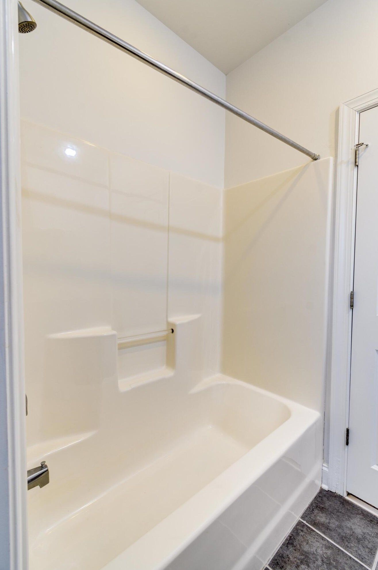 5520 Colonial Chatsworth Cir, Charleston SC  29418-2752 exterior