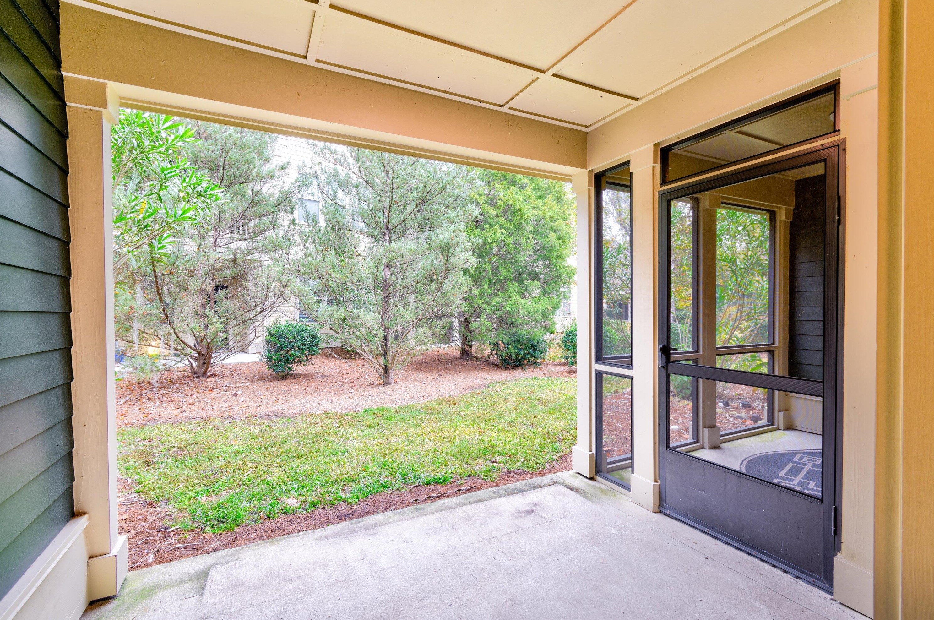 5520 Colonial Chatsworth Cir, Charleston SC  29418-2752 exterior