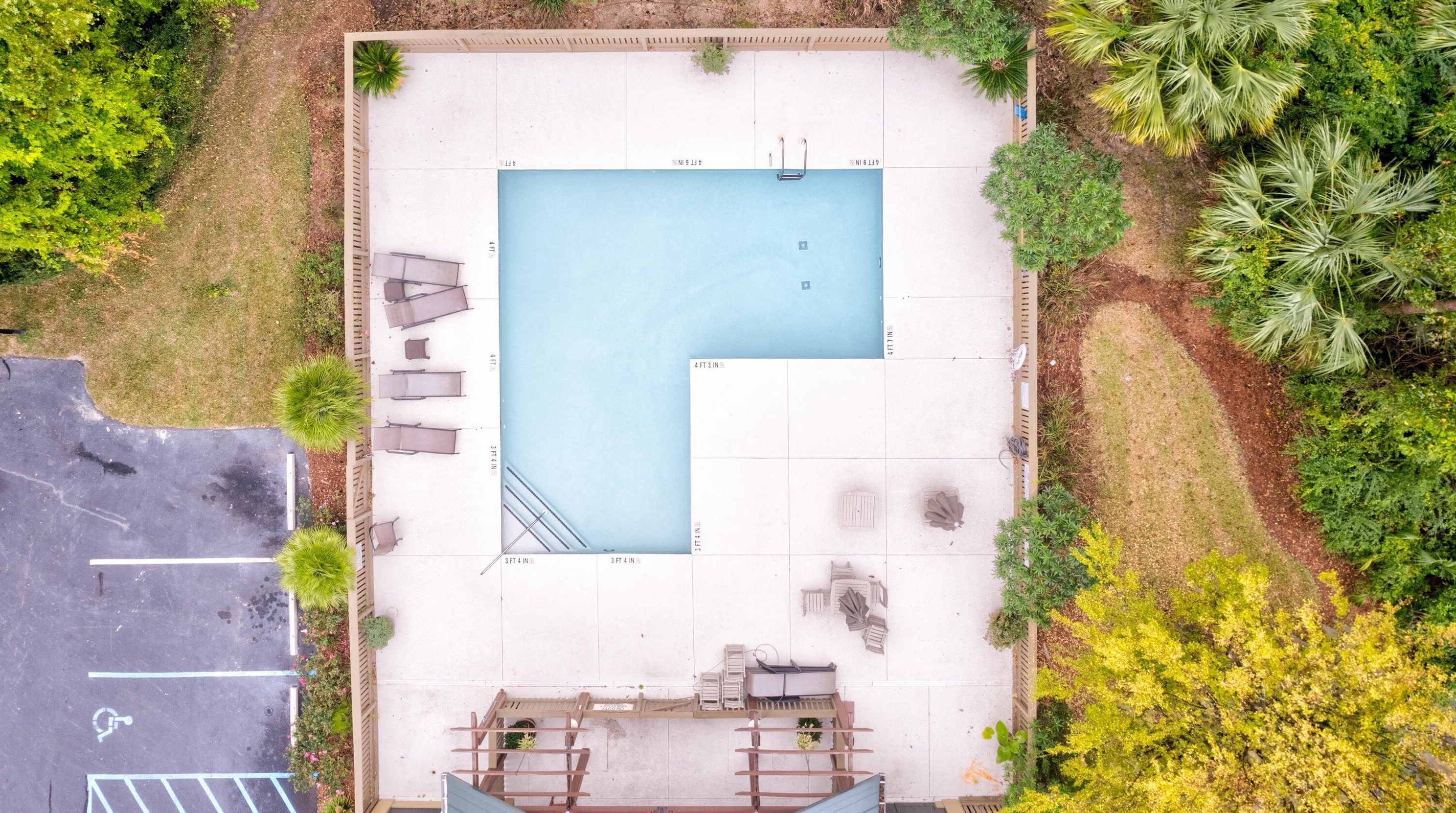 5520 Colonial Chatsworth Cir, Charleston SC  29418-2752 exterior