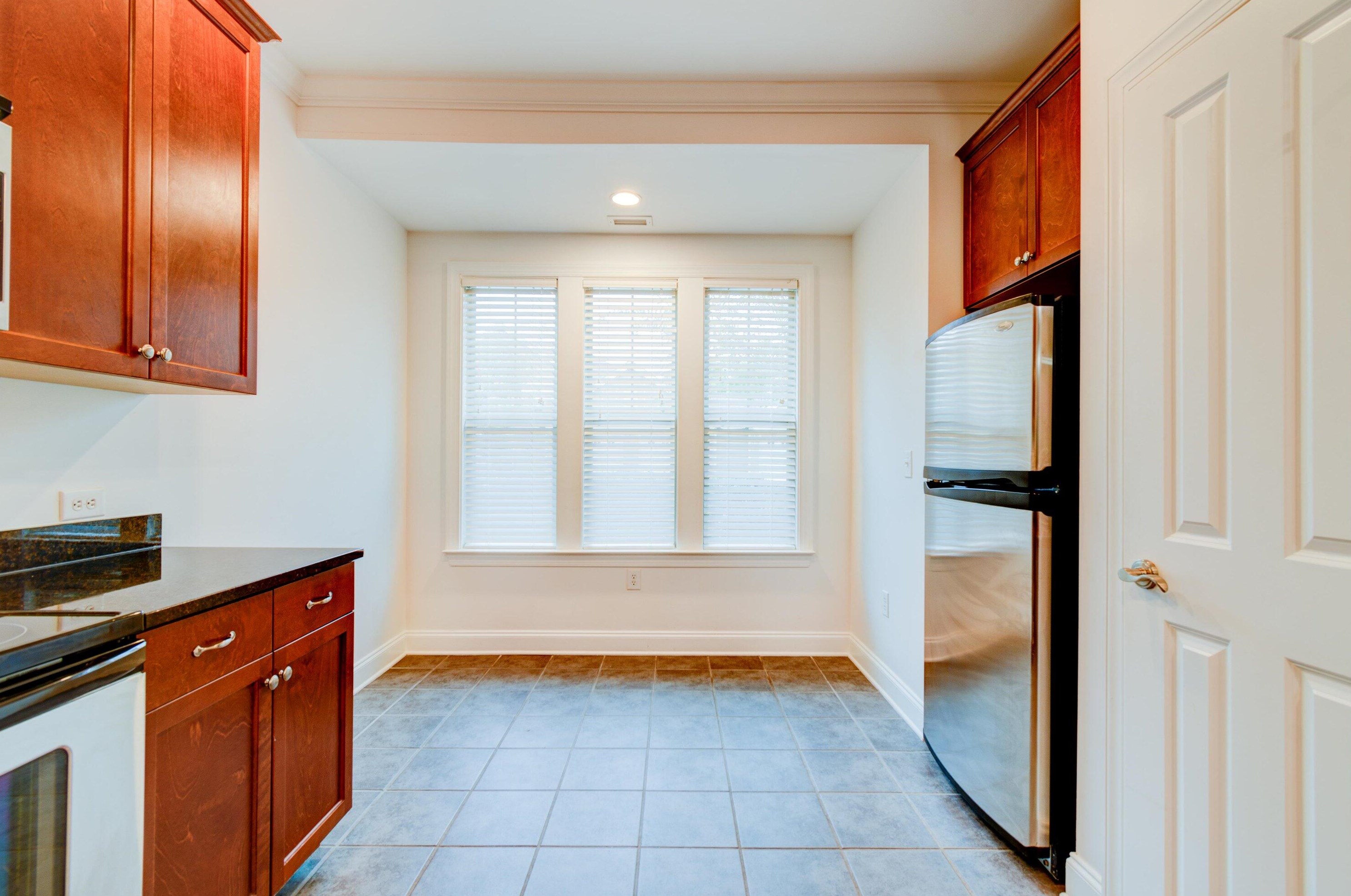 5520 Colonial Chatsworth Cir, Charleston SC  29418-2752 exterior