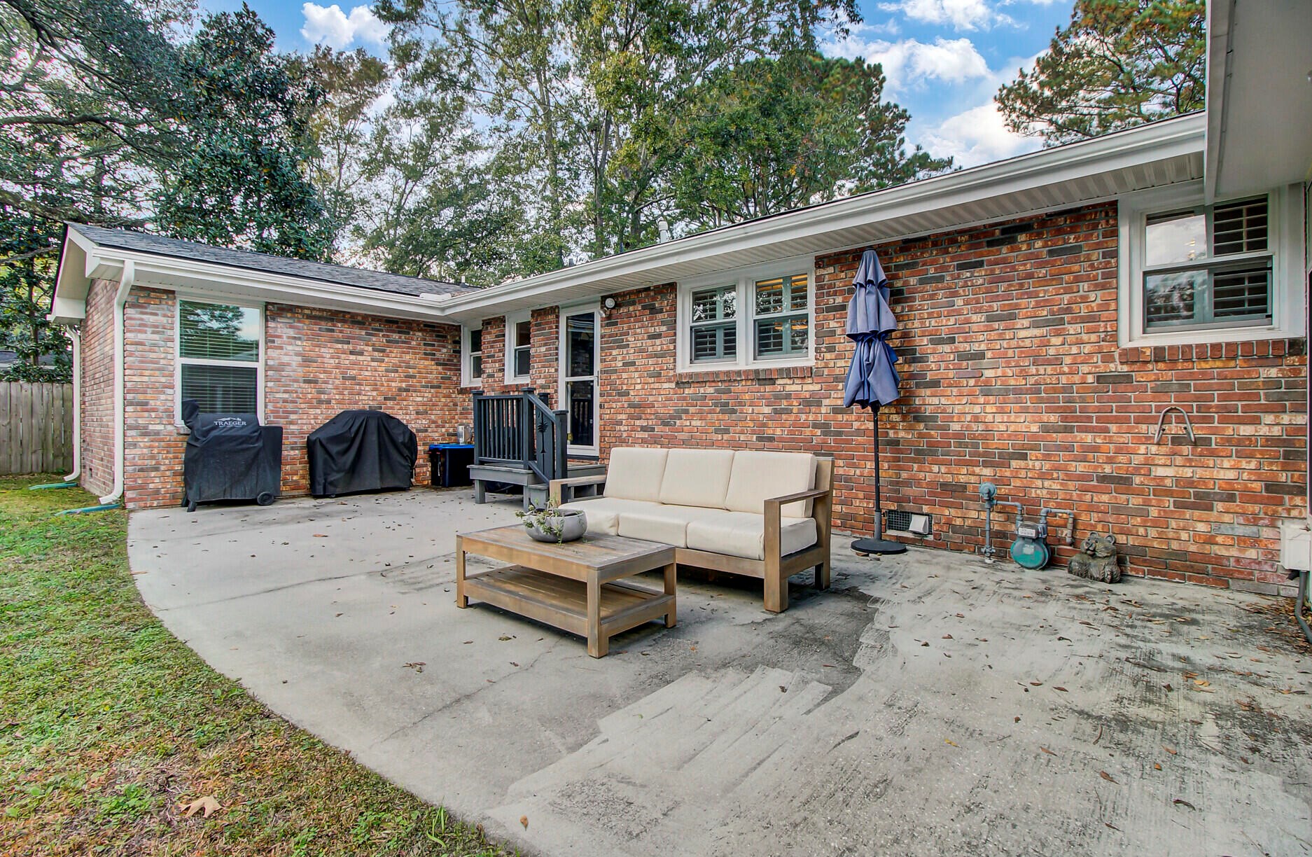 1103 Byron Rd, Charleston SC  29407-7011 exterior