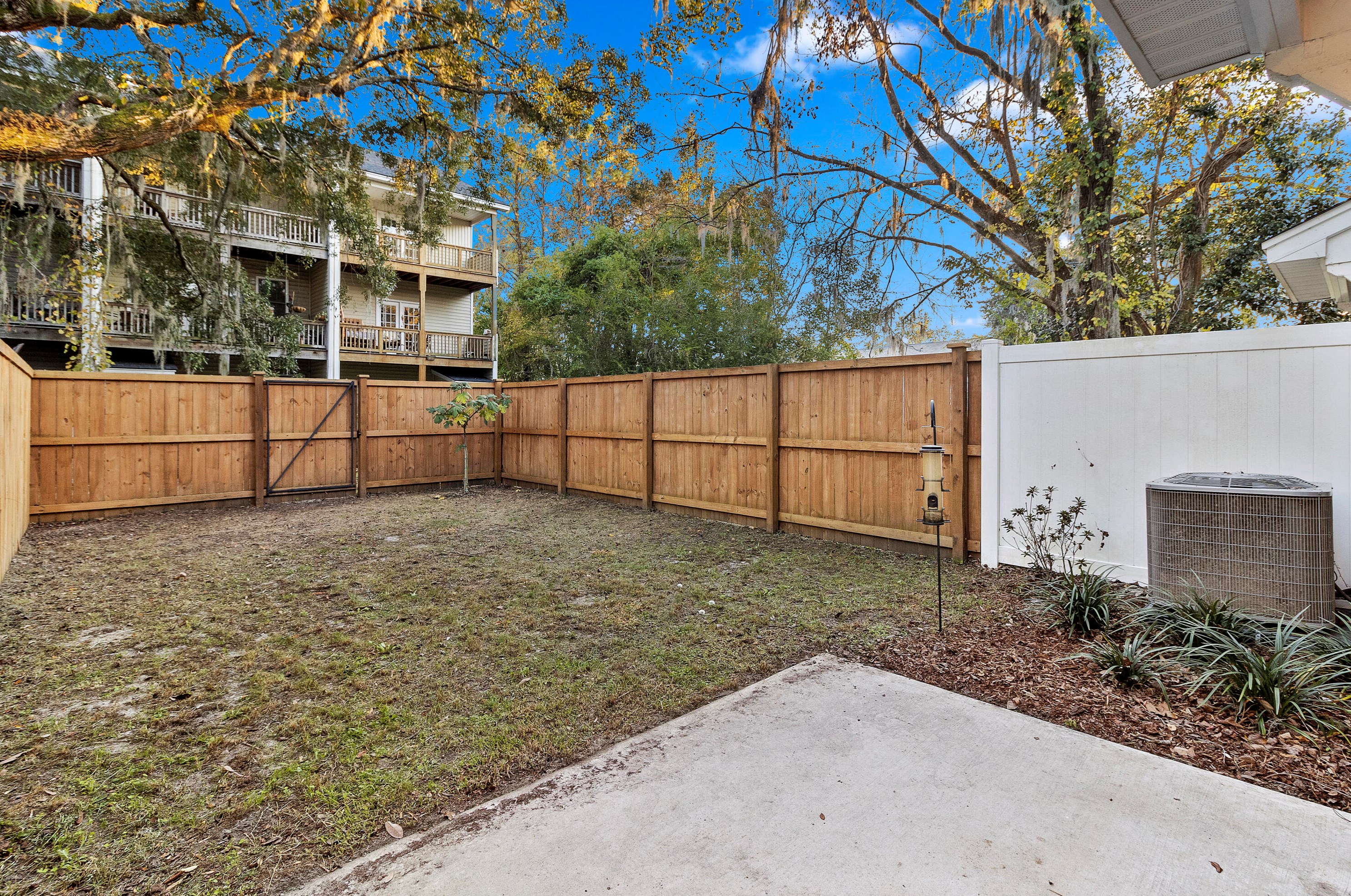 4613 Palm View Cir, Charleston SC  29418-5024 exterior