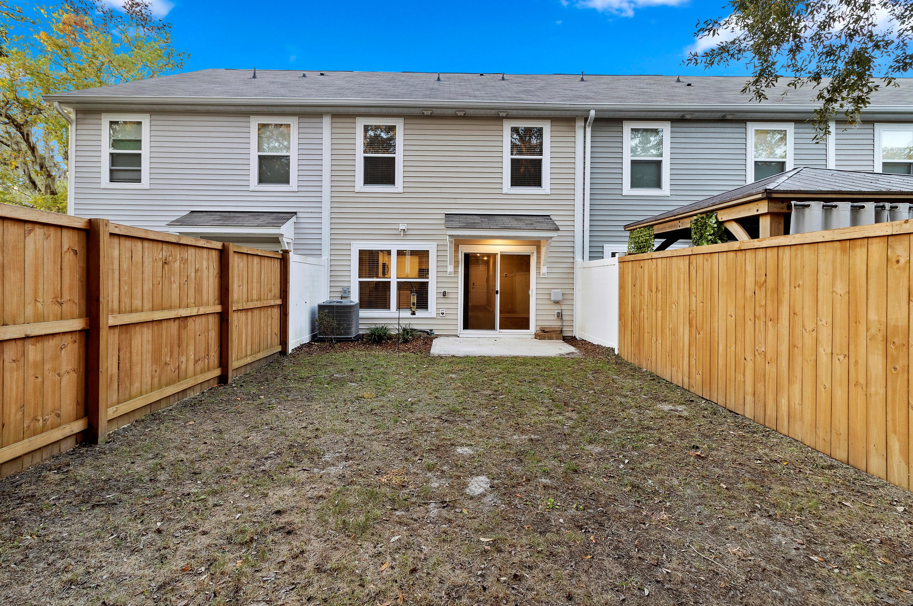 4613 Palm View Cir, Charleston SC  29418-5024 exterior