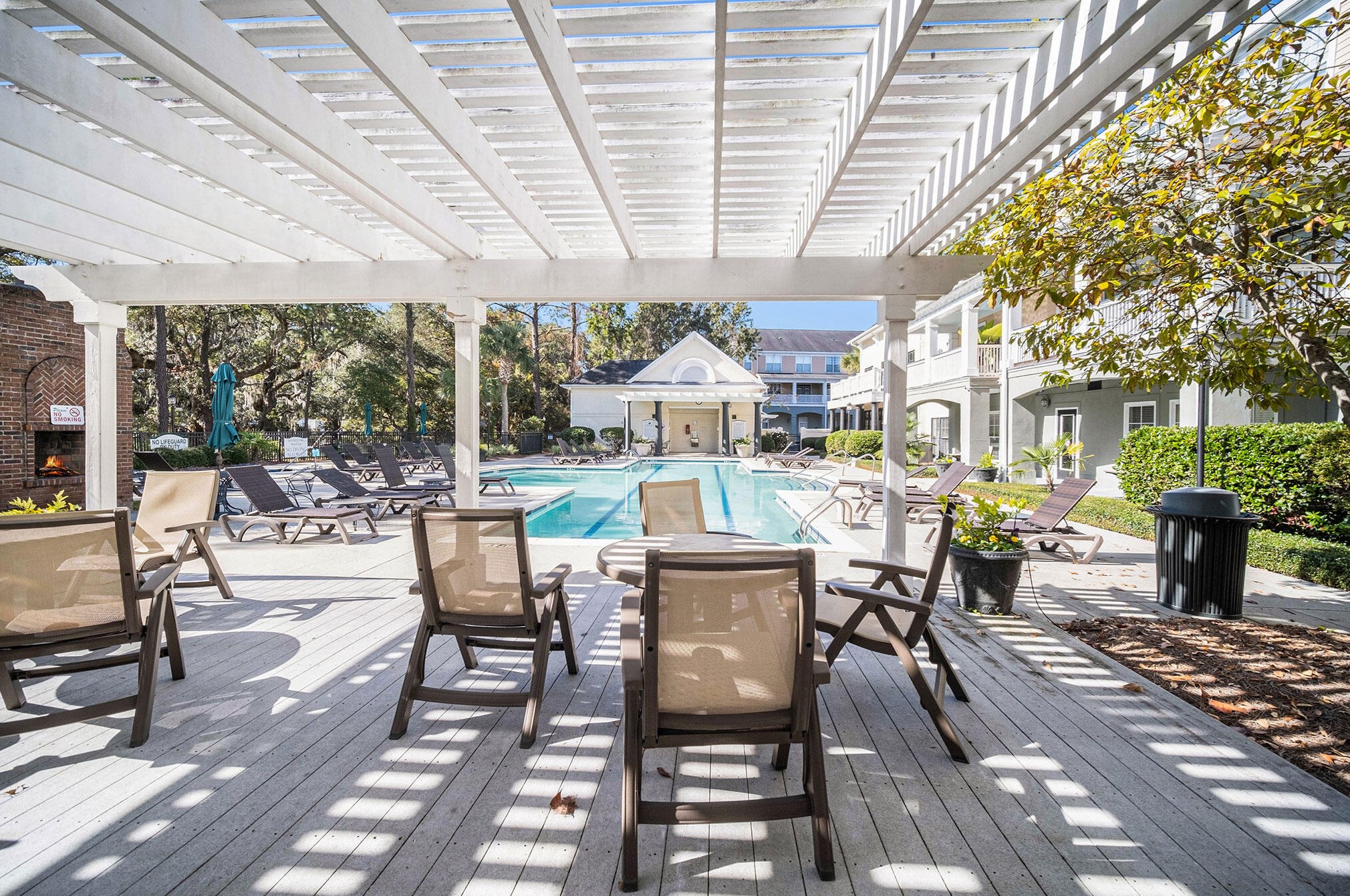 130 River Landing Dr, Charleston SC 29492-7400 exterior