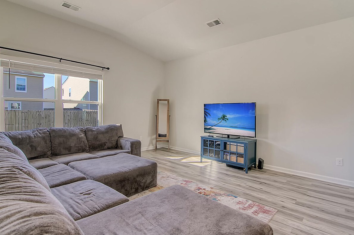 254 Hyrne Dr, Charleston SC  29445 exterior