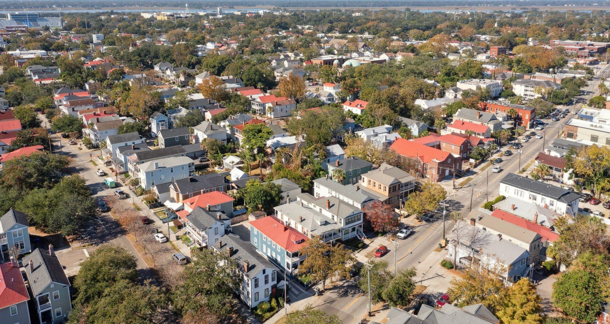 318 Sumter St, Charleston SC 29403-4612 exterior