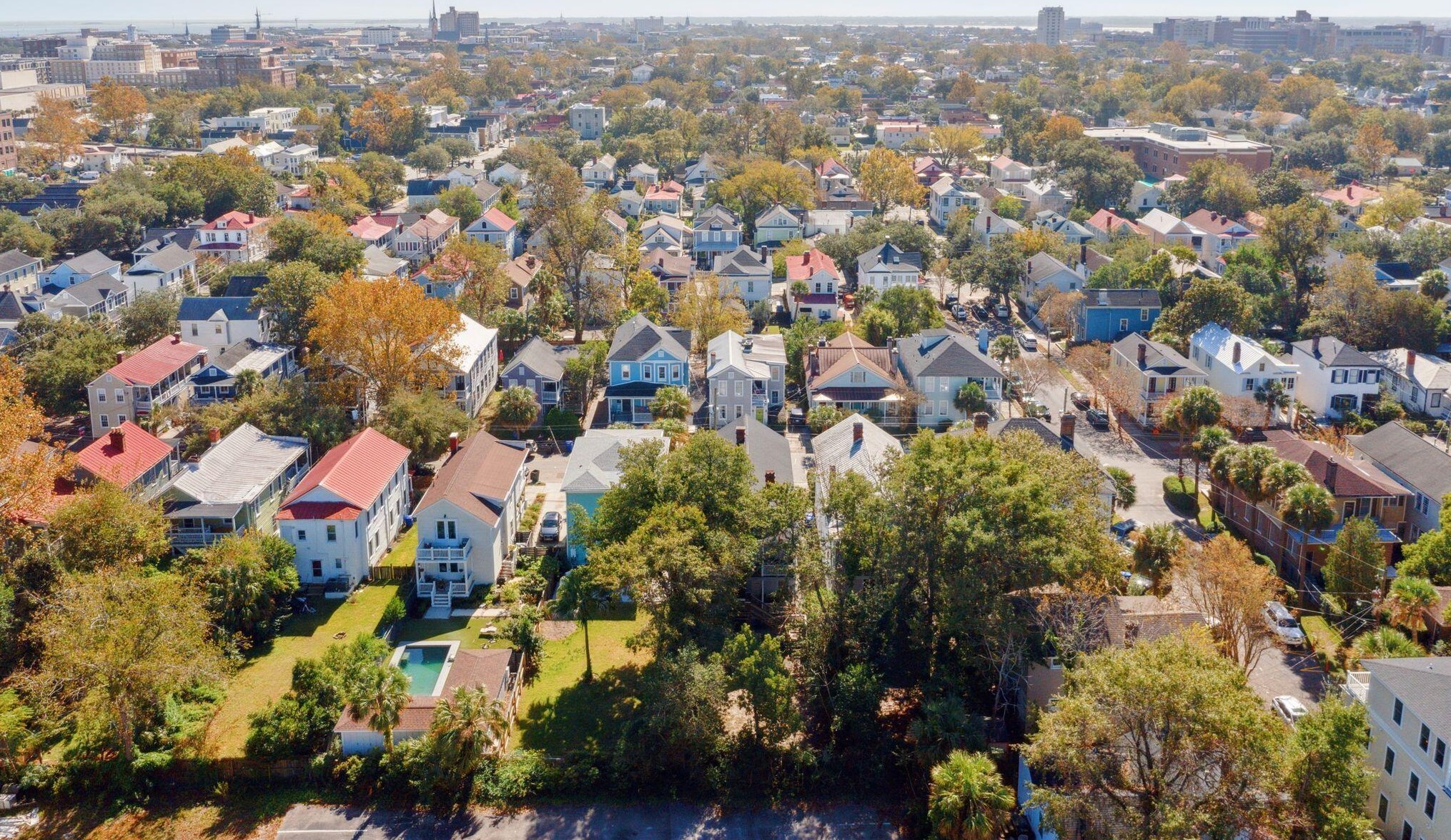 318 Sumter St, Charleston SC 29403-4612 exterior