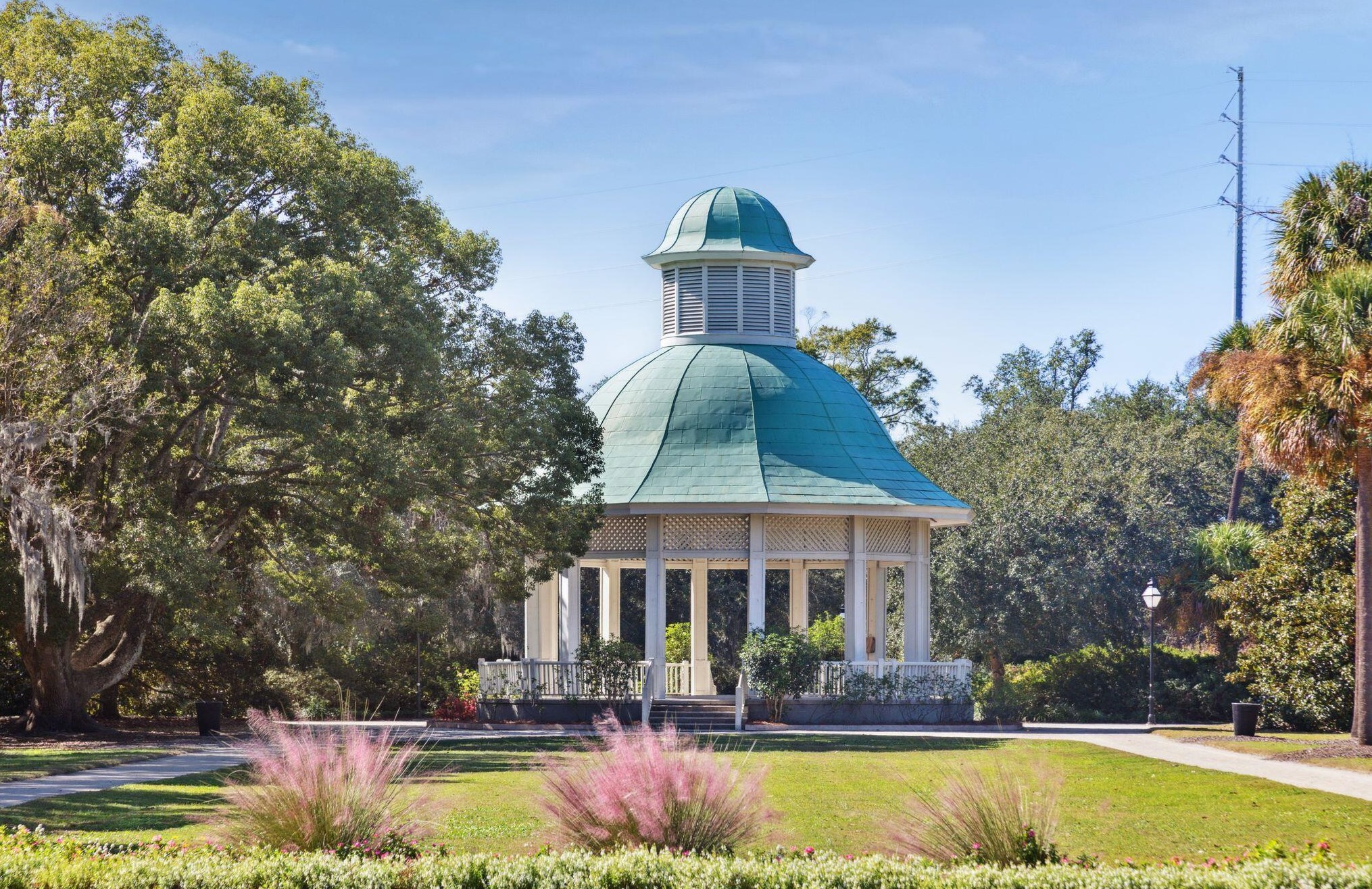 318 Sumter St, Charleston SC 29403-4612 exterior