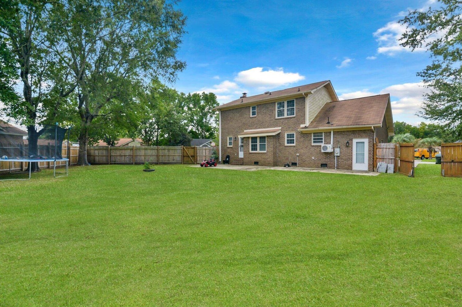 119 Winston Way, Charleston SC  29445-4843 exterior