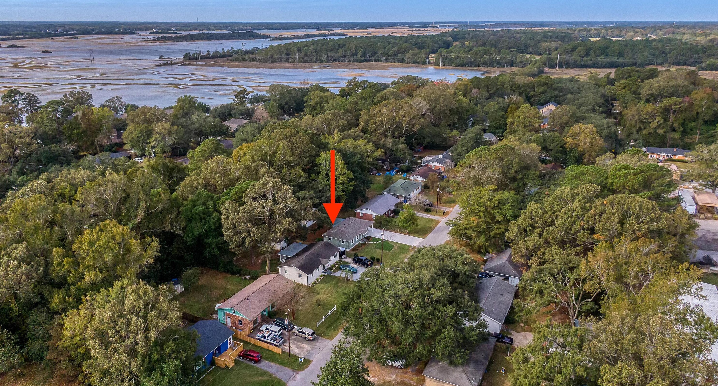 2471 Lantern St, Charleston SC  29414-4819 exterior