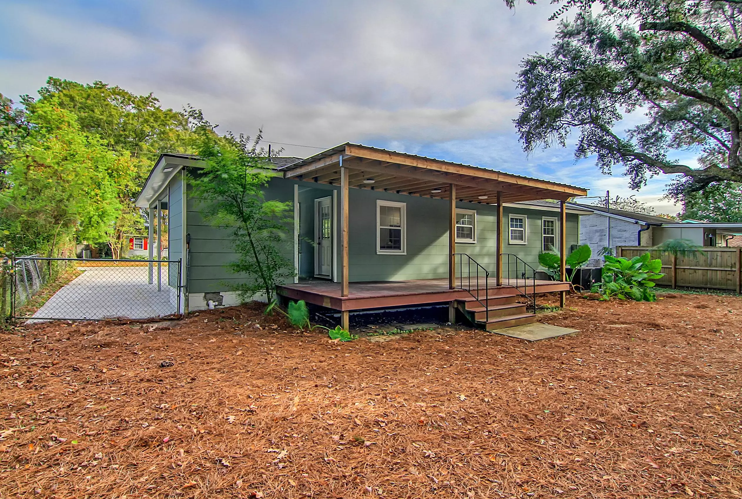2471 Lantern St, Charleston SC  29414-4819 exterior