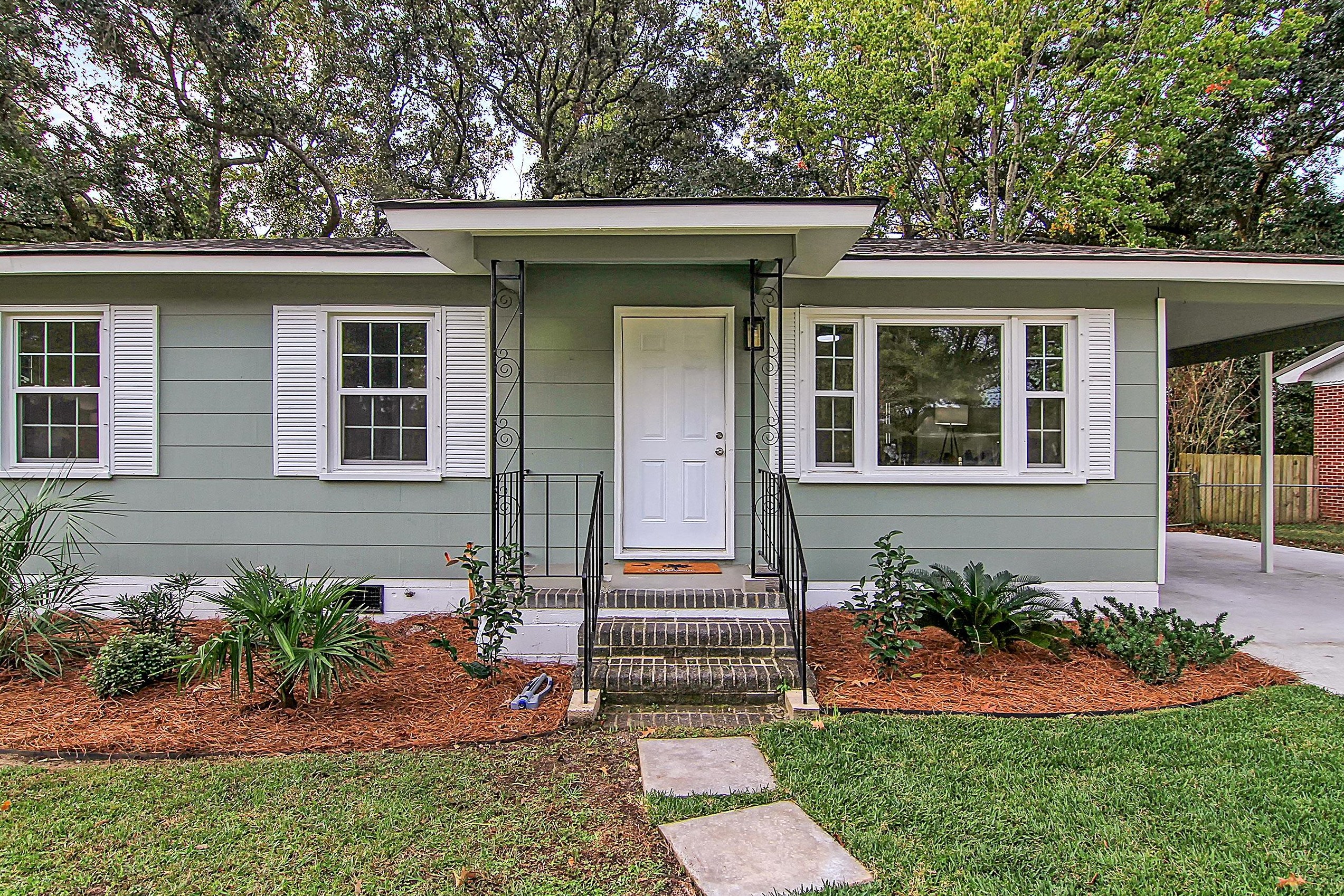 2471 Lantern St, Charleston SC  29414-4819 exterior