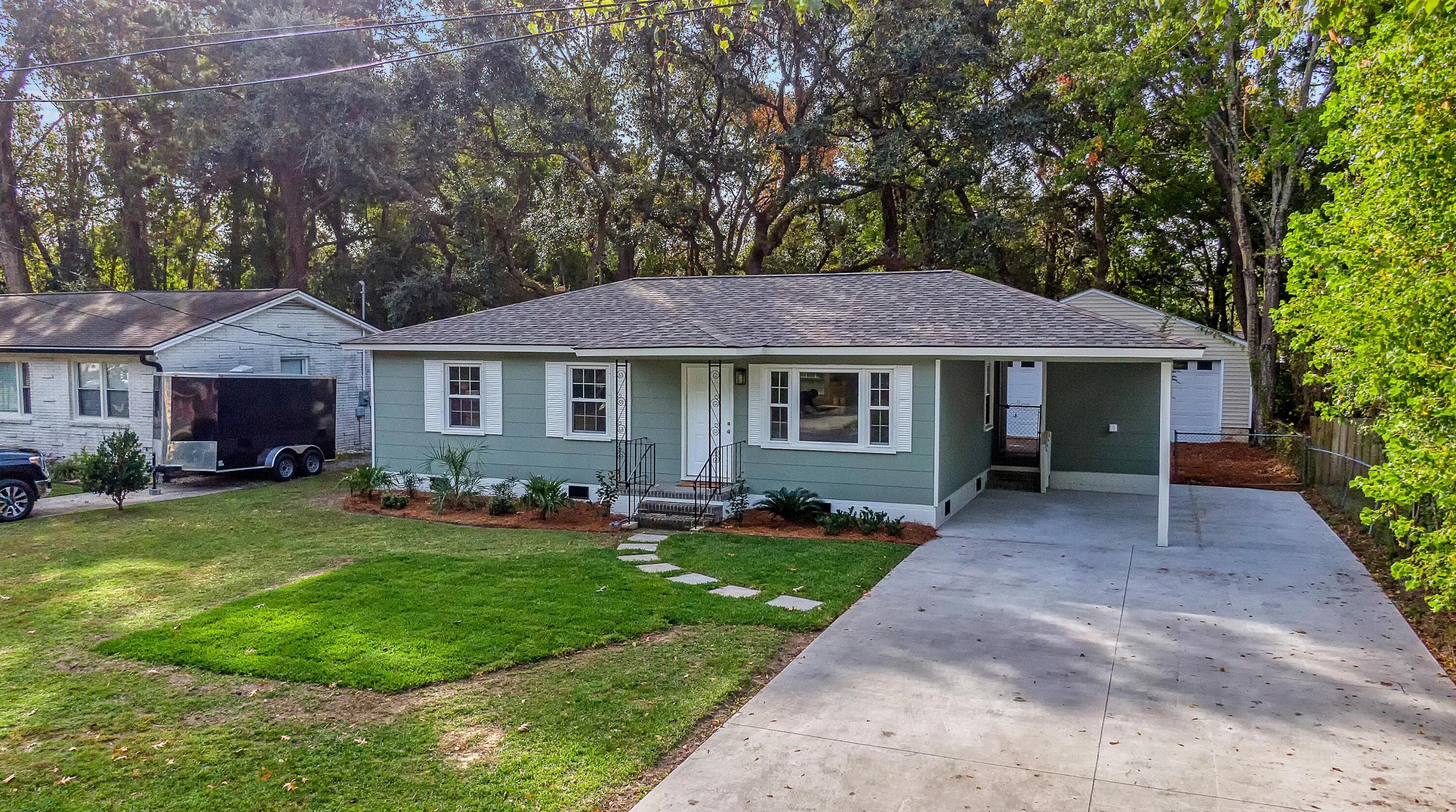 2471 Lantern St, Charleston SC  29414-4819 exterior