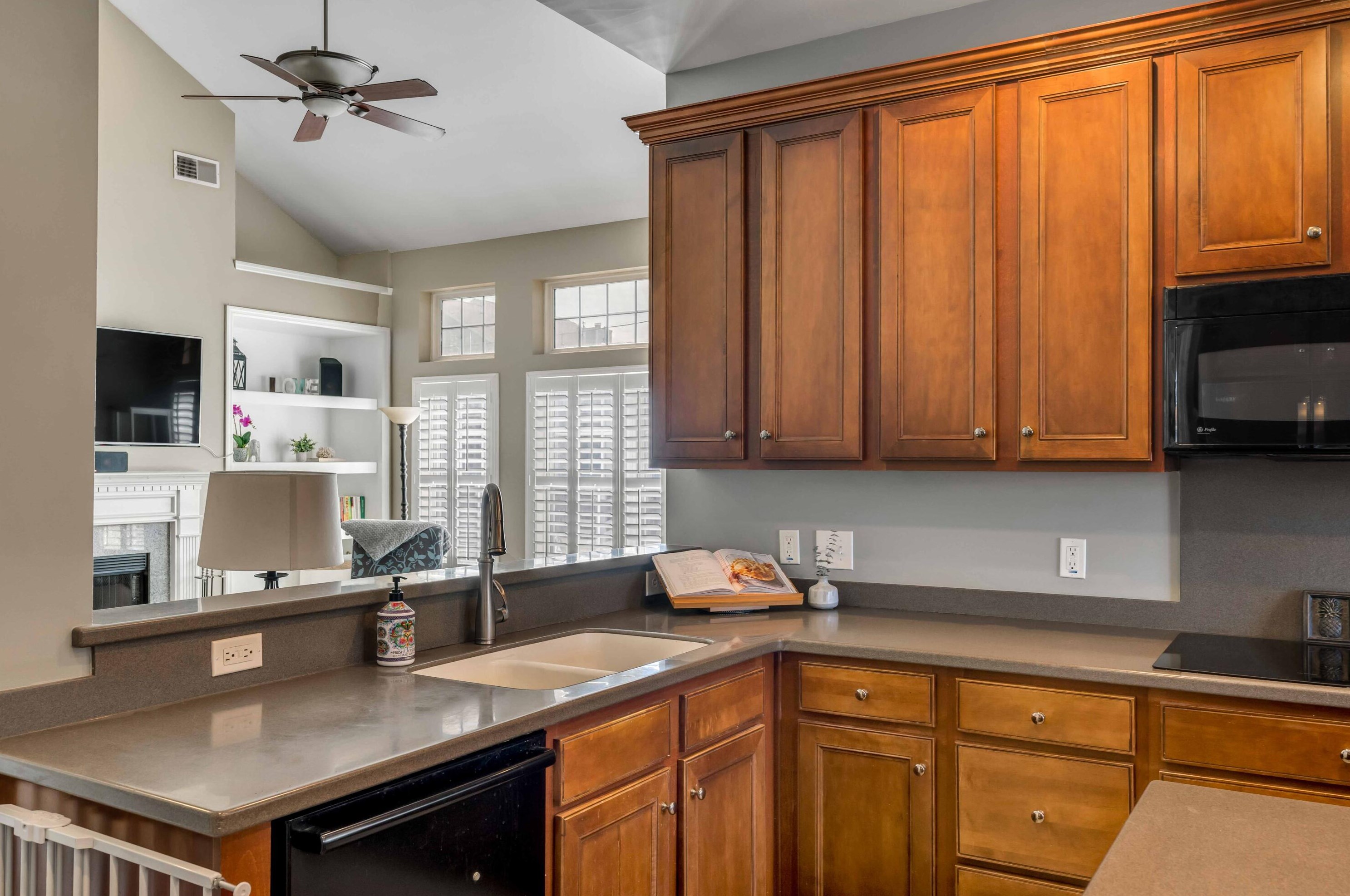 7300 Horned Grebe Ct, Charleston SC  29410-8274 exterior