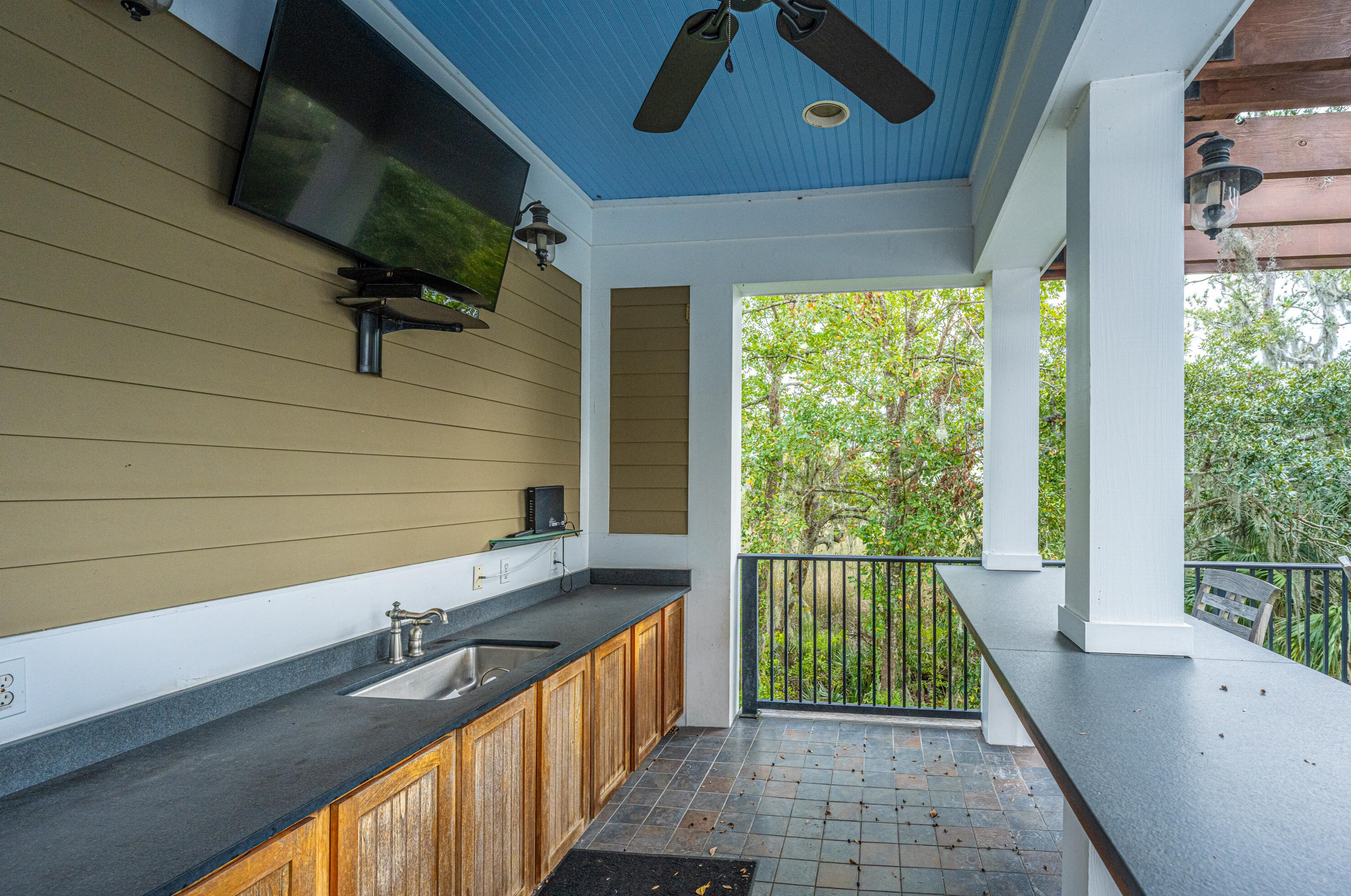 4252 Faber Place Dr, Charleston SC  29405-8529 exterior