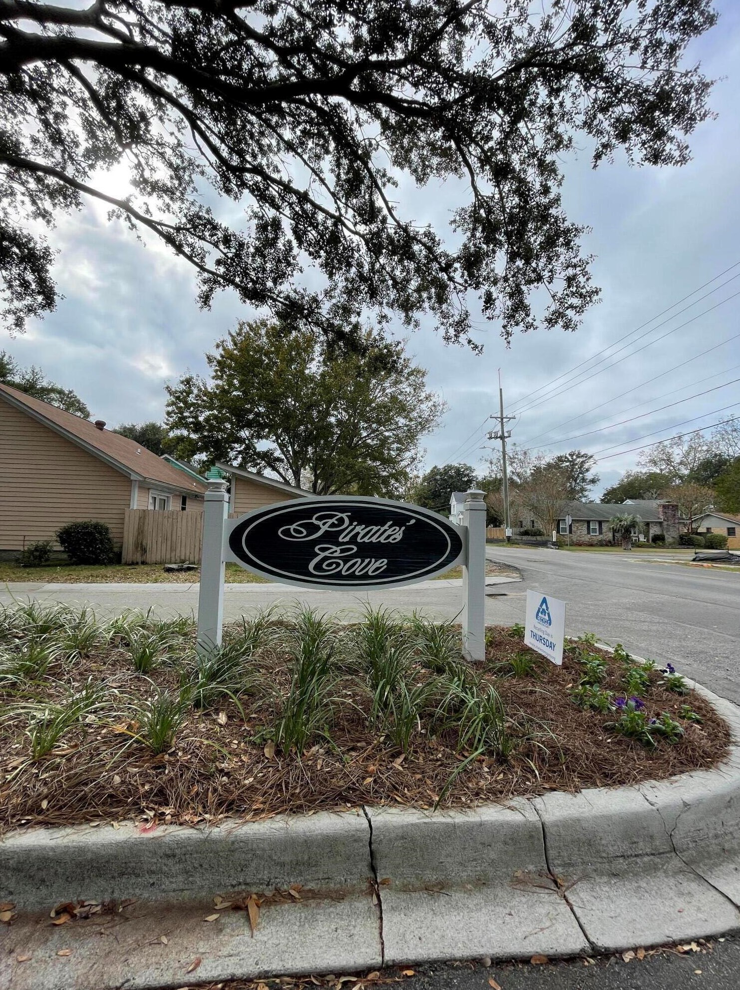 1528 Barquentine Dr, Mount Pleasant SC  29464-4928 exterior