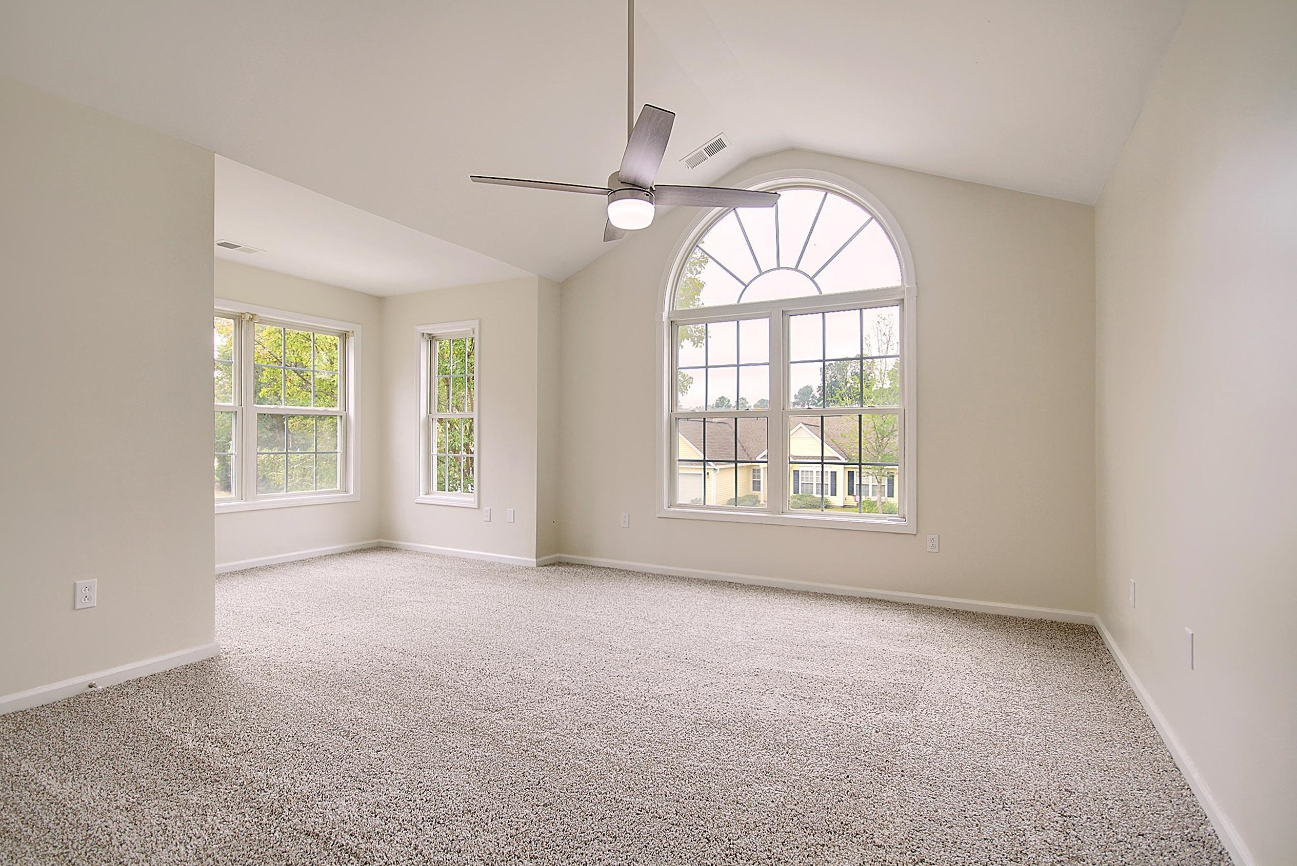 1432 Water Edge Dr, Charleston SC 29492-8012 exterior