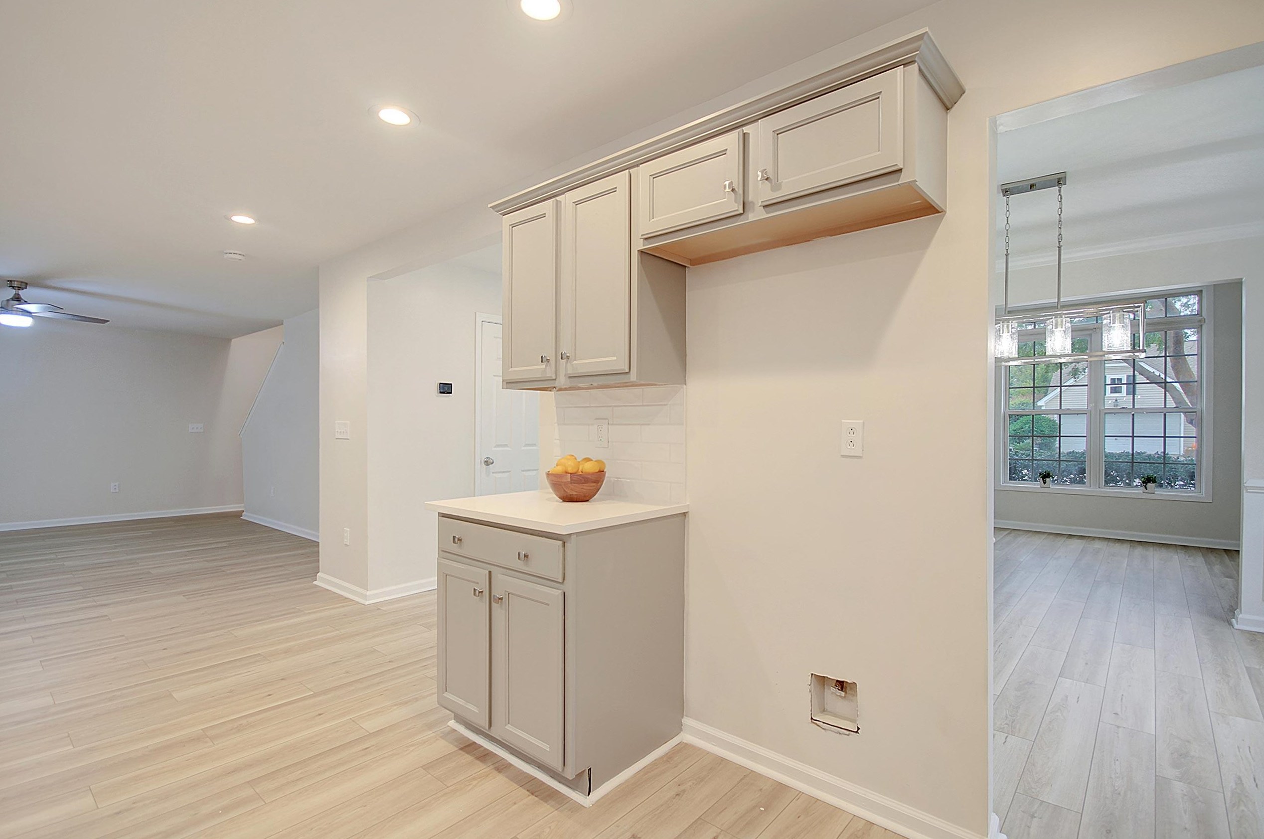 1432 Water Edge Dr, Charleston SC 29492-8012 exterior