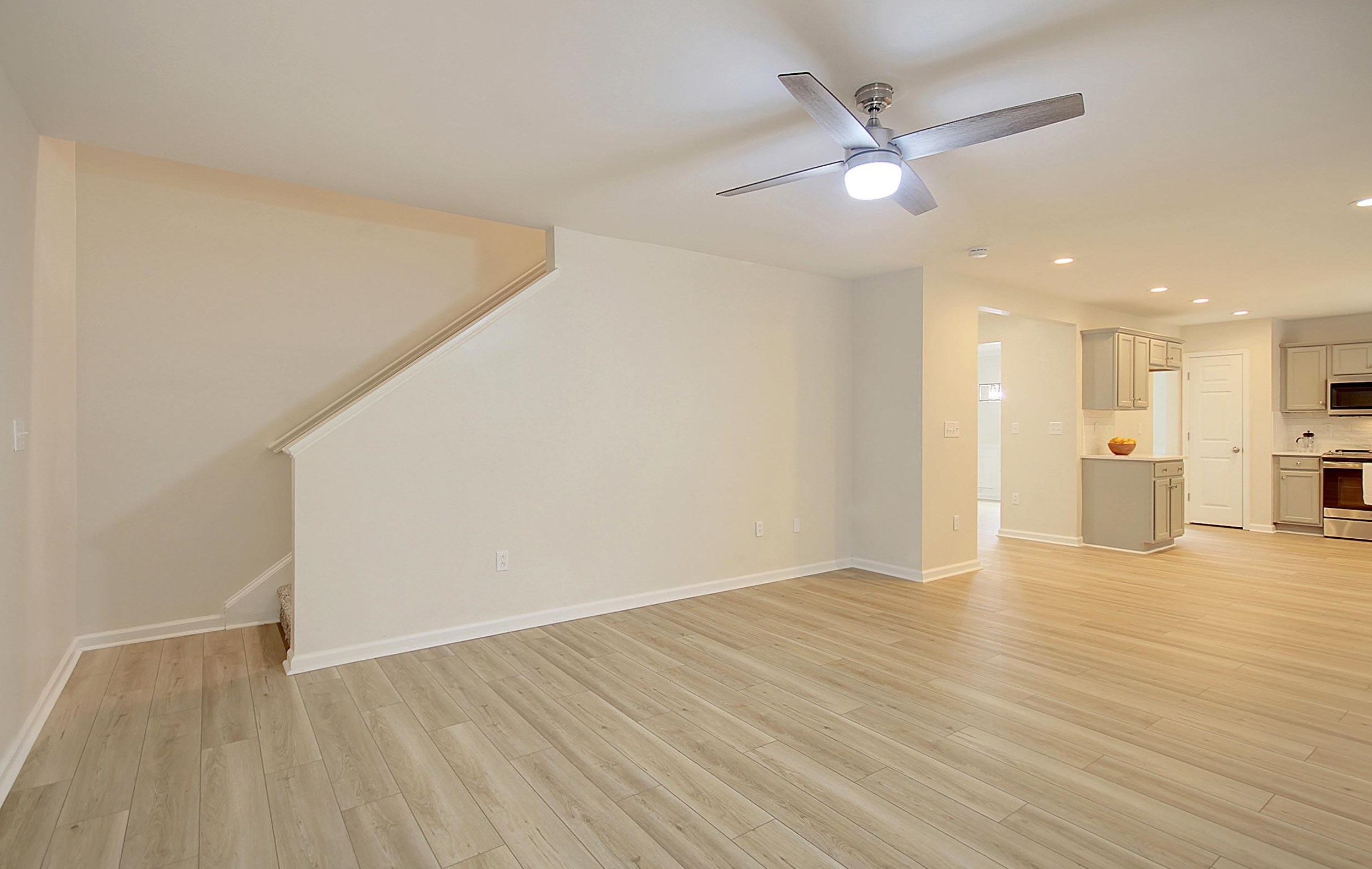 1432 Water Edge Dr, Charleston SC 29492-8012 exterior