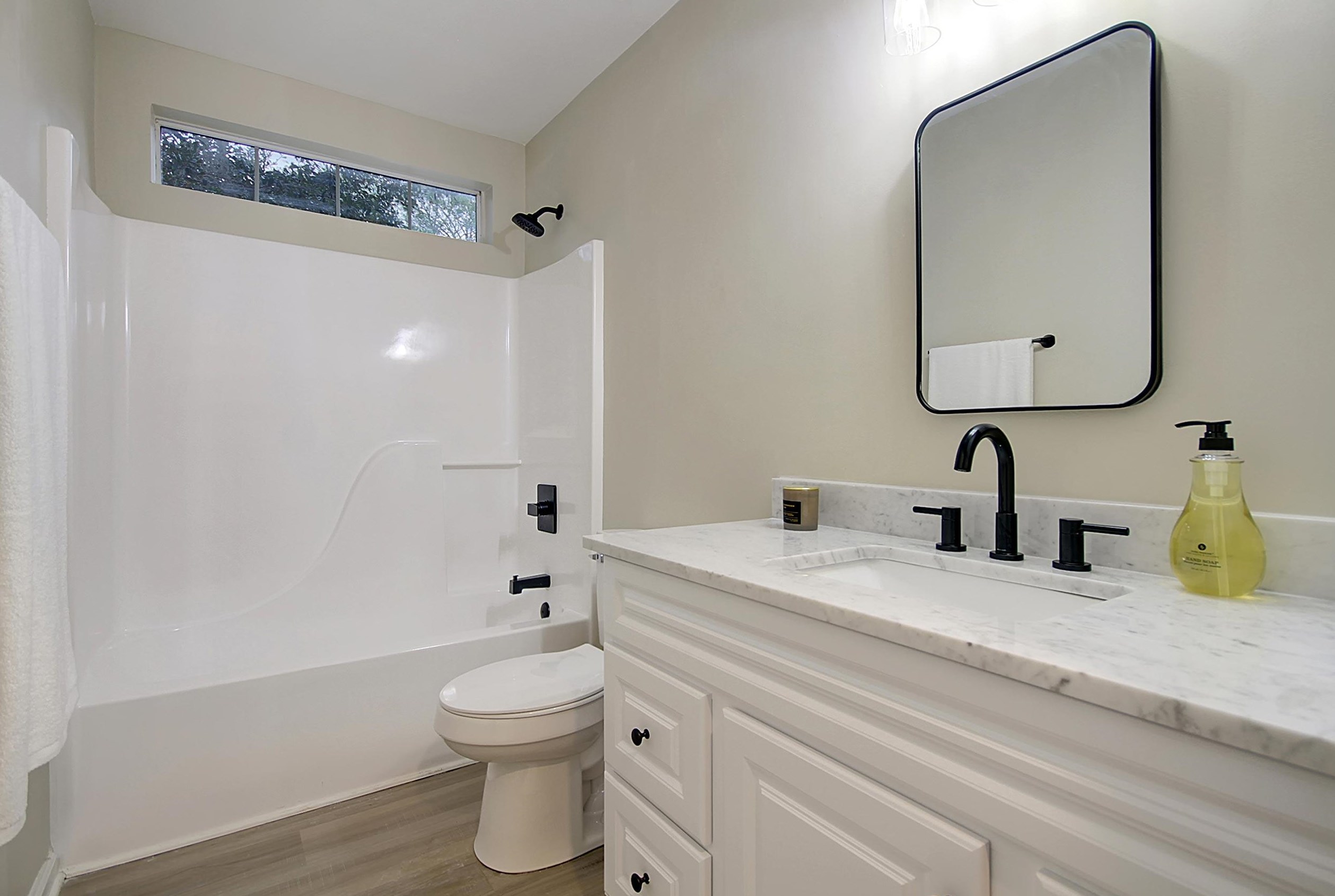 8528 Falling Leaf Ln, Charleston SC  29420-6852 exterior