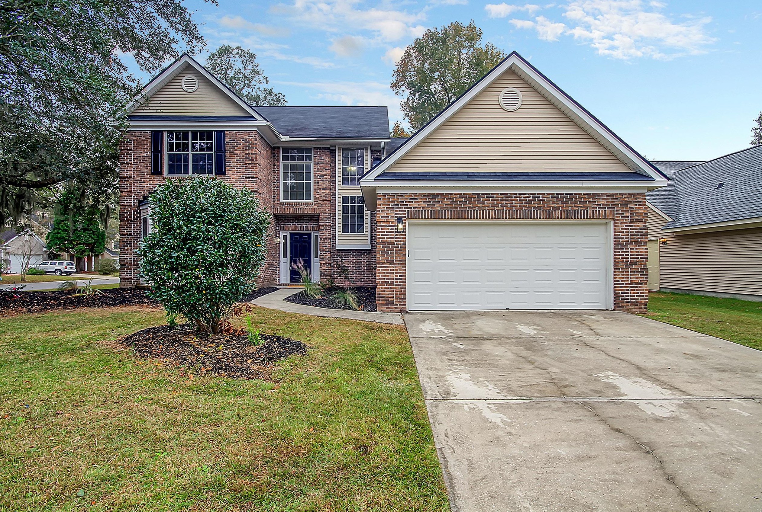 8528 Falling Leaf Ln, Charleston SC  29420-6852 exterior