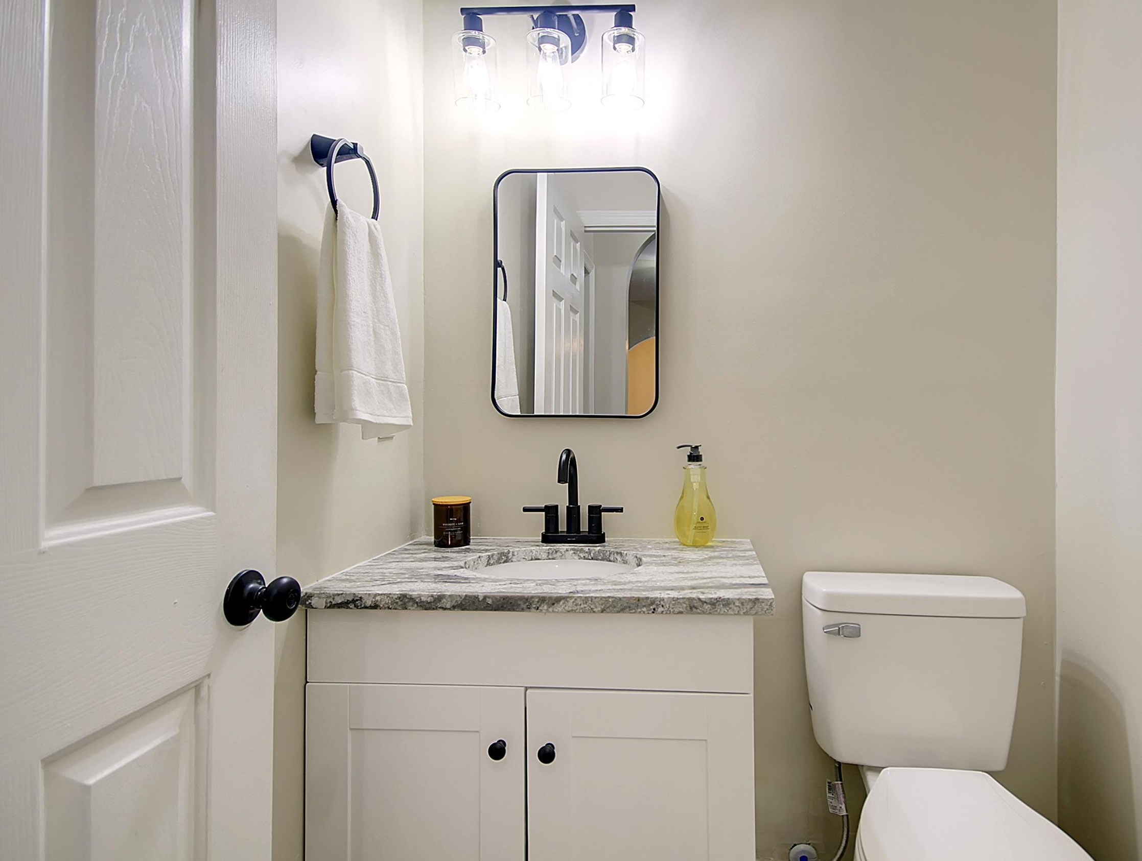 8528 Falling Leaf Ln, Charleston SC  29420-6852 exterior