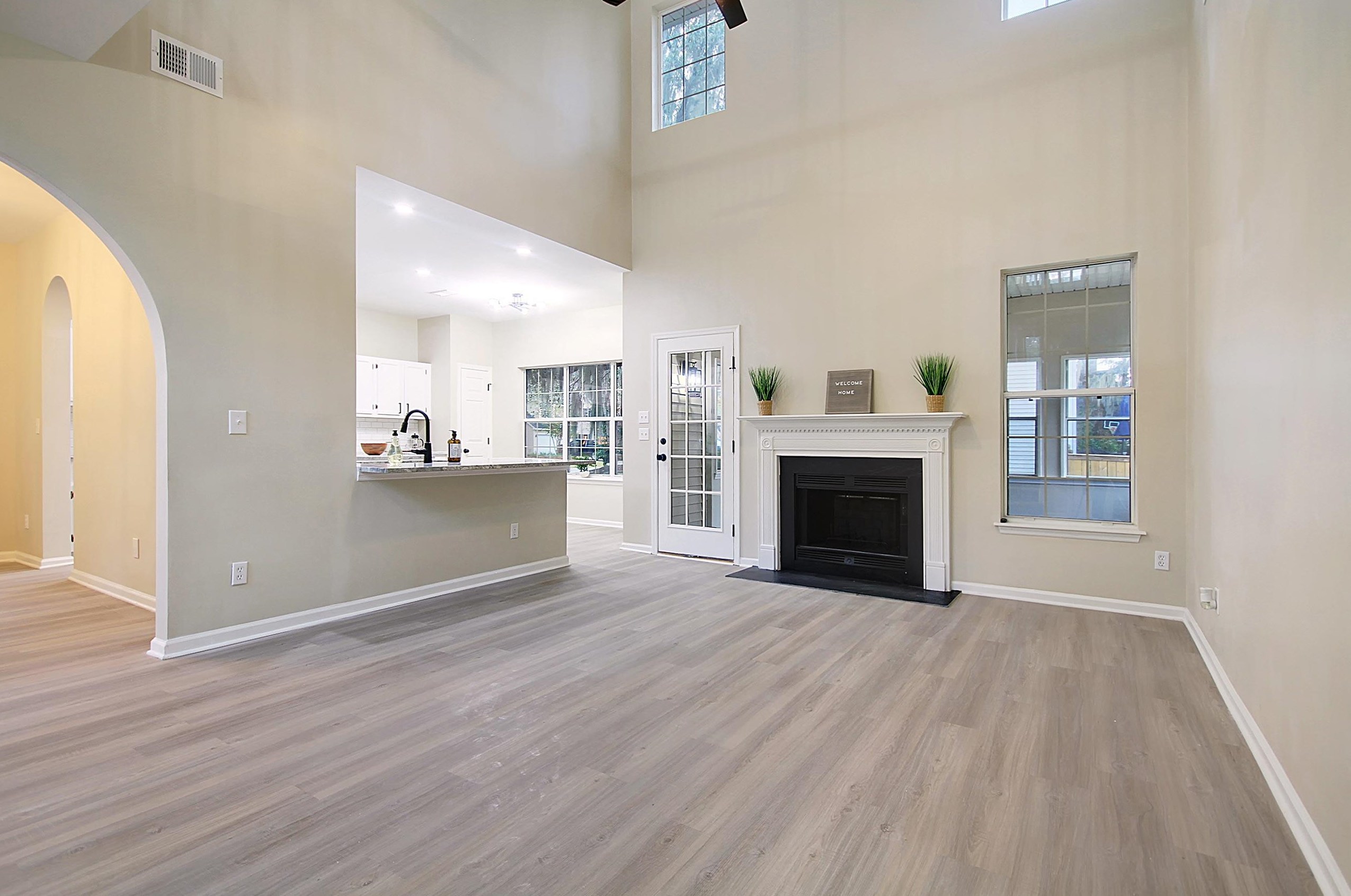 8528 Falling Leaf Ln, Charleston SC  29420-6852 exterior