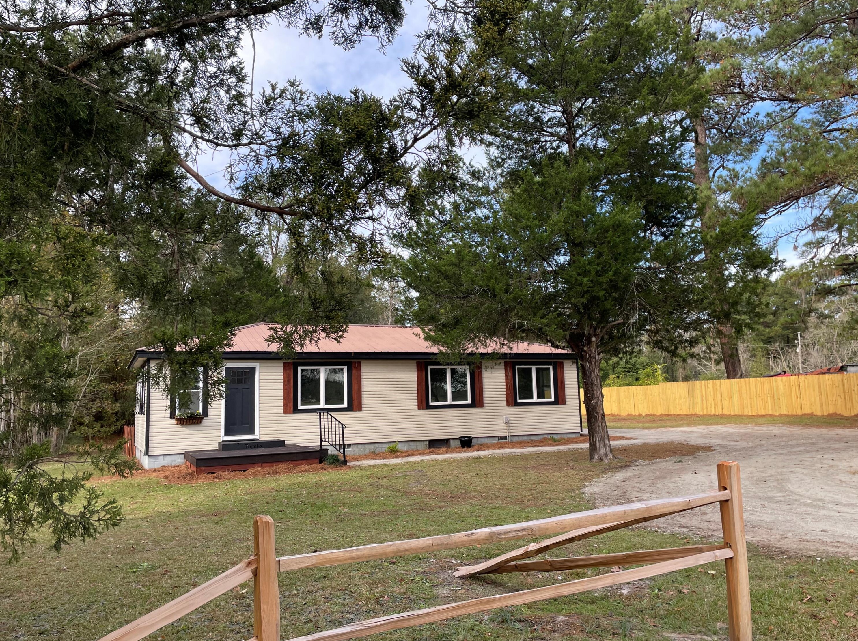 1371 Mount Carmel Rd, Walterboro SC  29488-6309 exterior