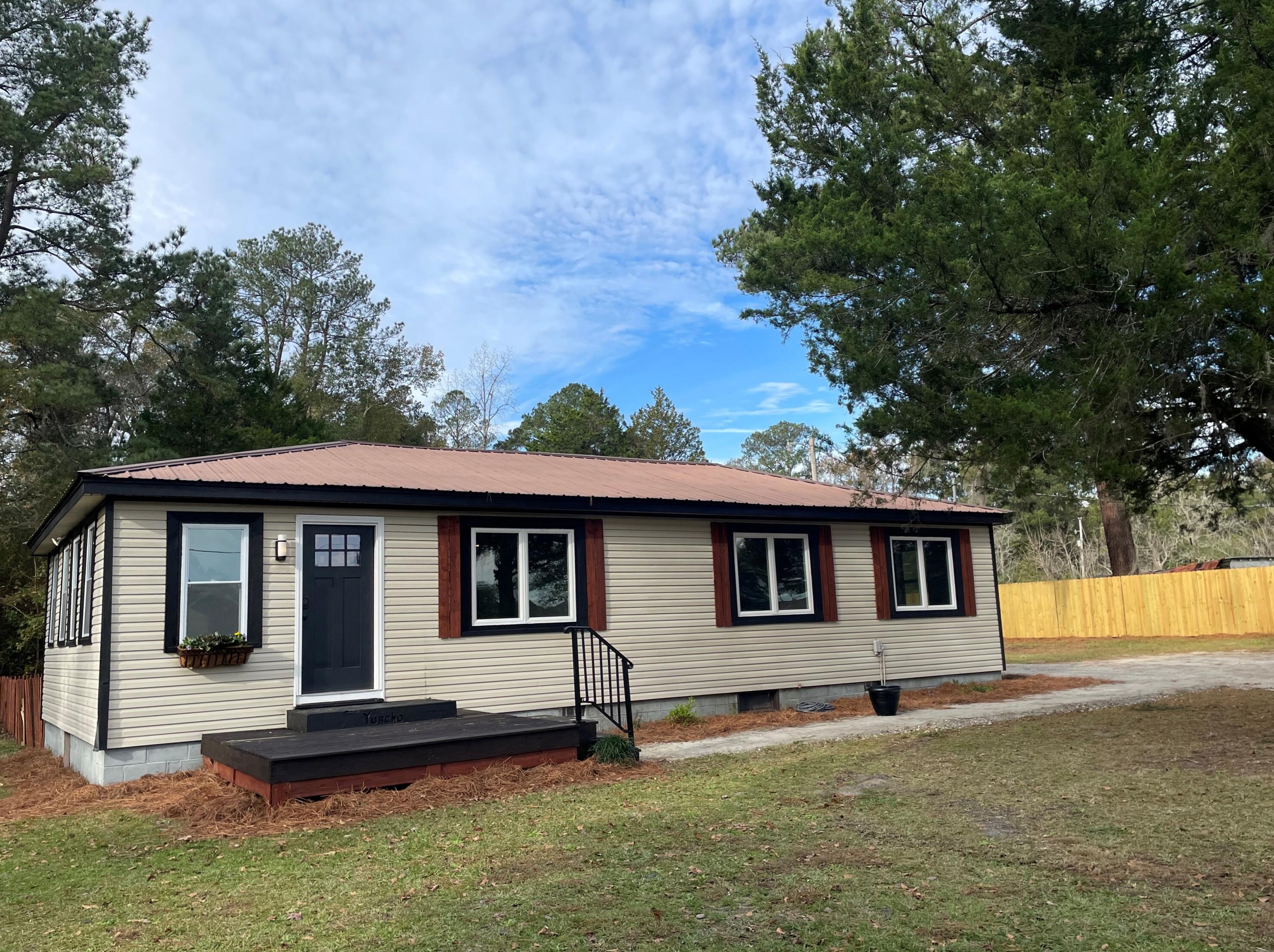 1371 Mount Carmel Rd, Walterboro SC  29488-6309 exterior