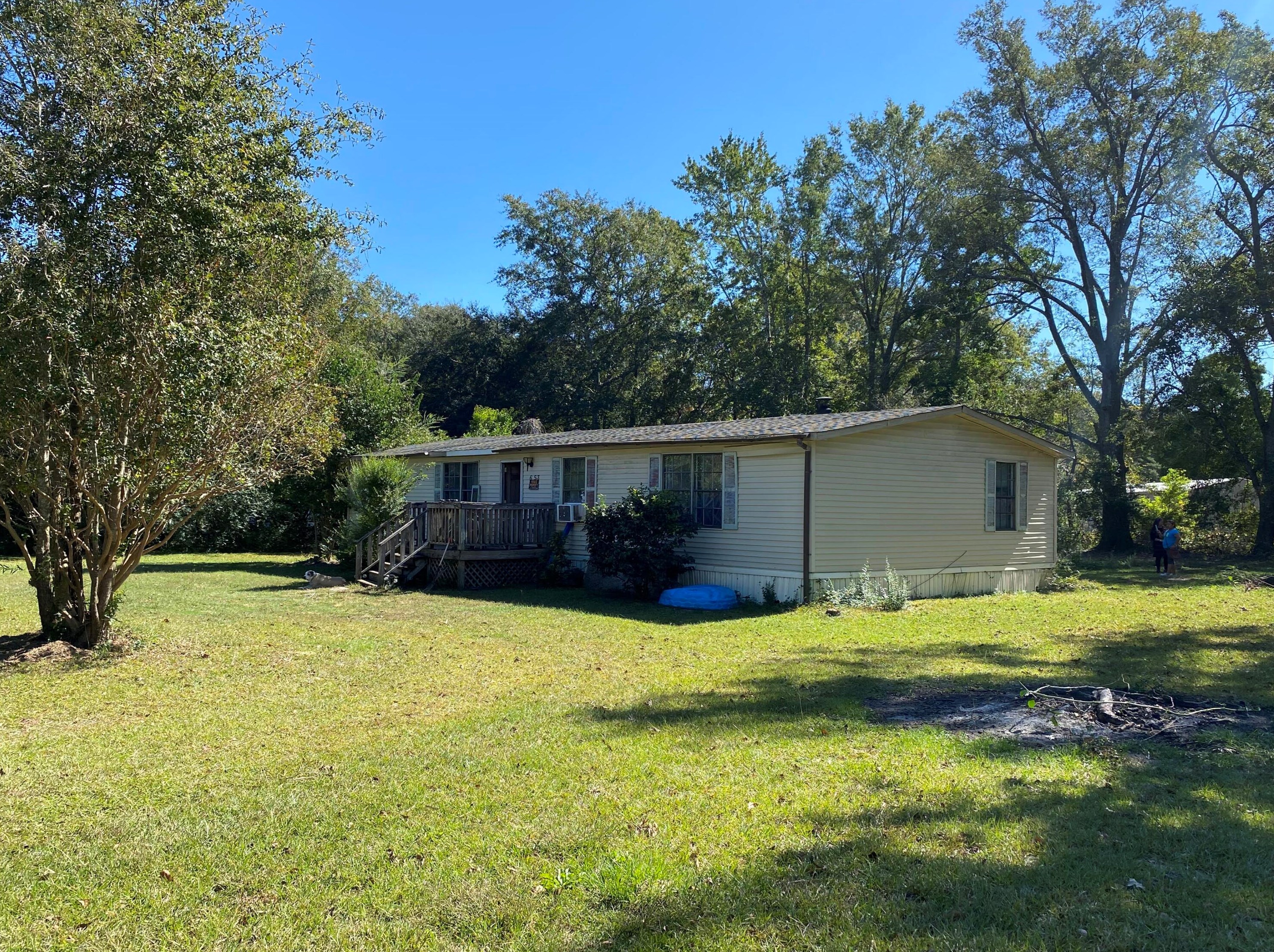 653 Bryan Dr, Moncks Corner SC  29461-2712 exterior