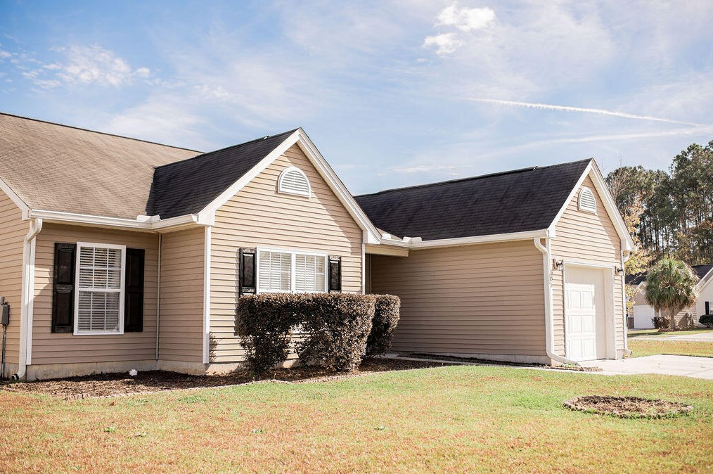 105 Avonshire Dr, Summerville SC  29483-7346 exterior