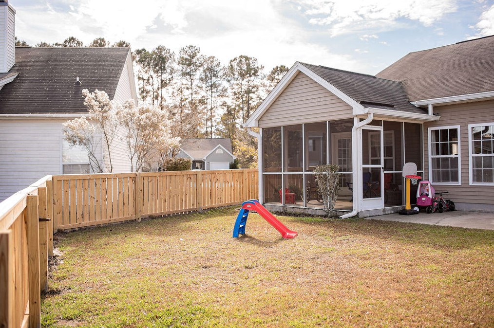 105 Avonshire Dr, Summerville SC  29483-7346 exterior