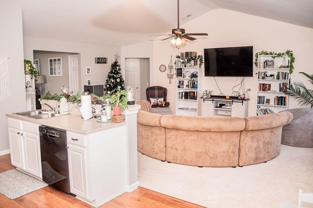 105 Avonshire Dr, Summerville SC  29483-7346 exterior
