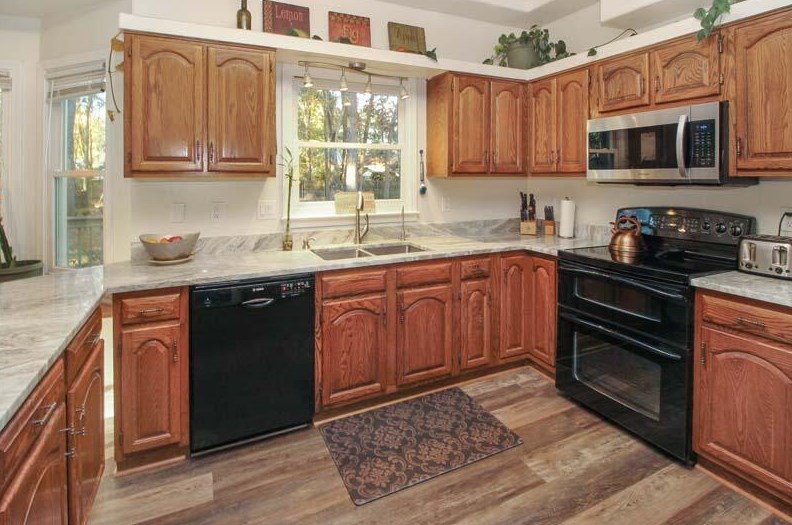 118 Essex Dr, Summerville SC  29485-5001 exterior