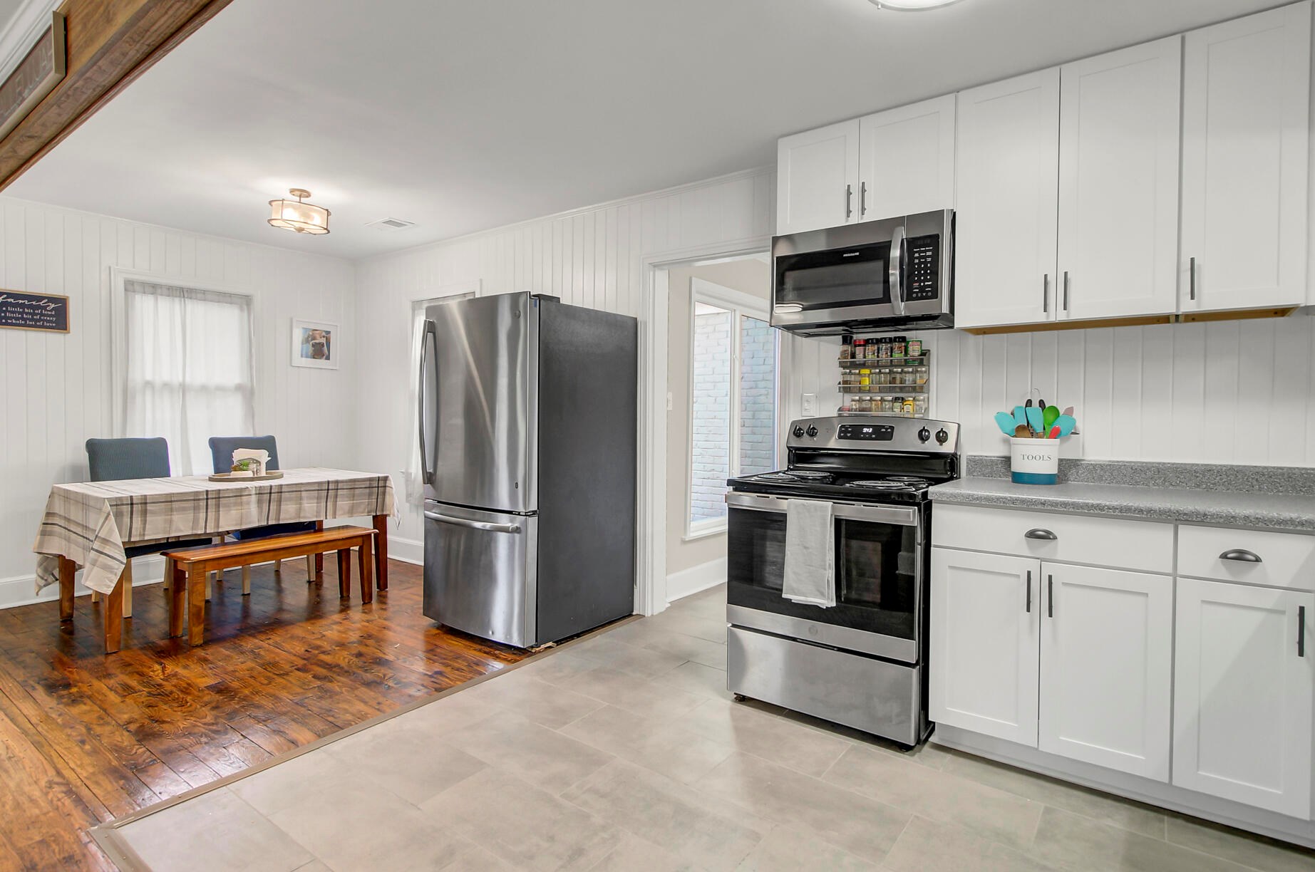 135 Dowling Ave, Walterboro SC  29488-3806 exterior