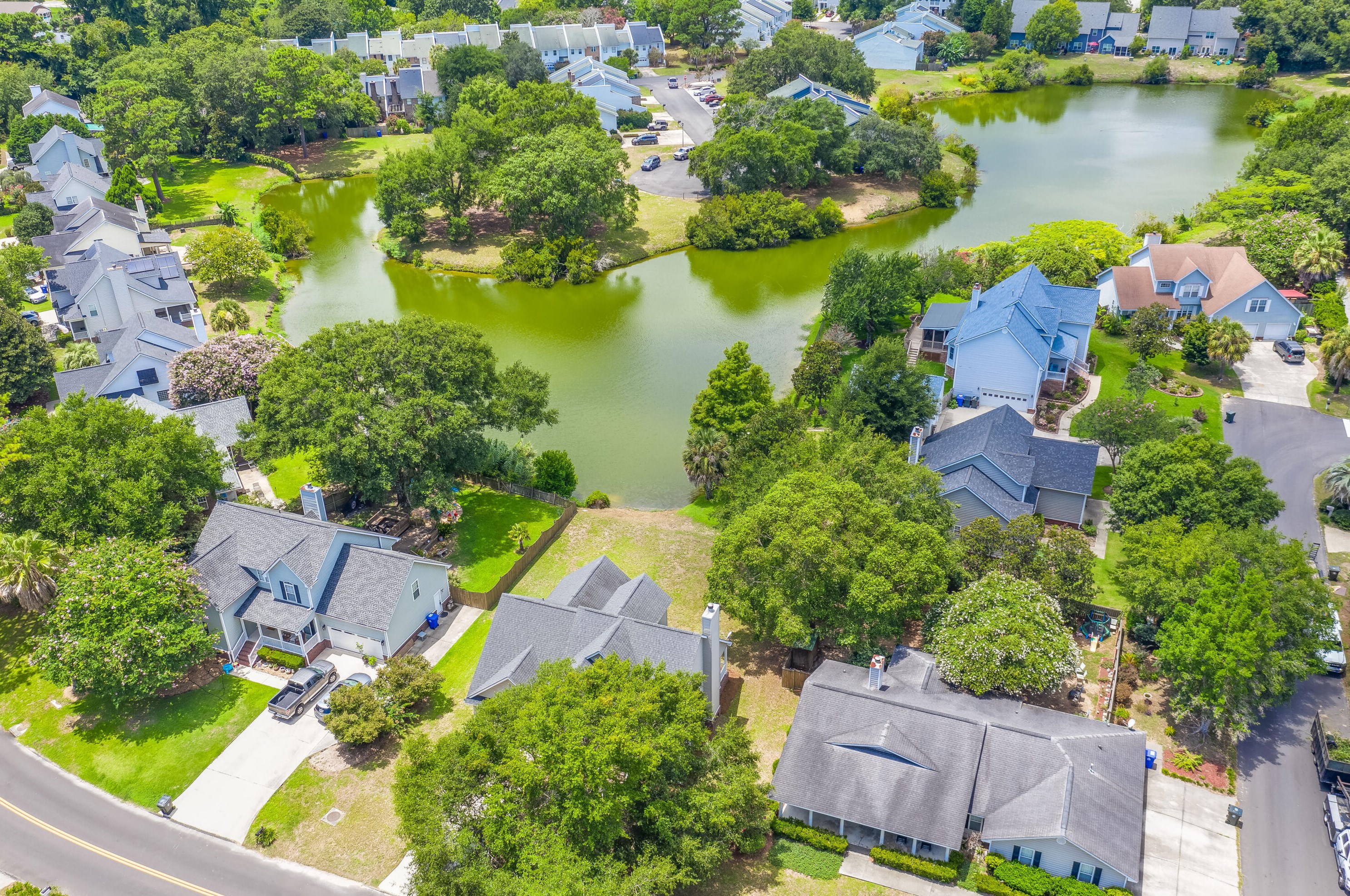 100 Oyster Point Row, Charleston SC  29412-3631 exterior