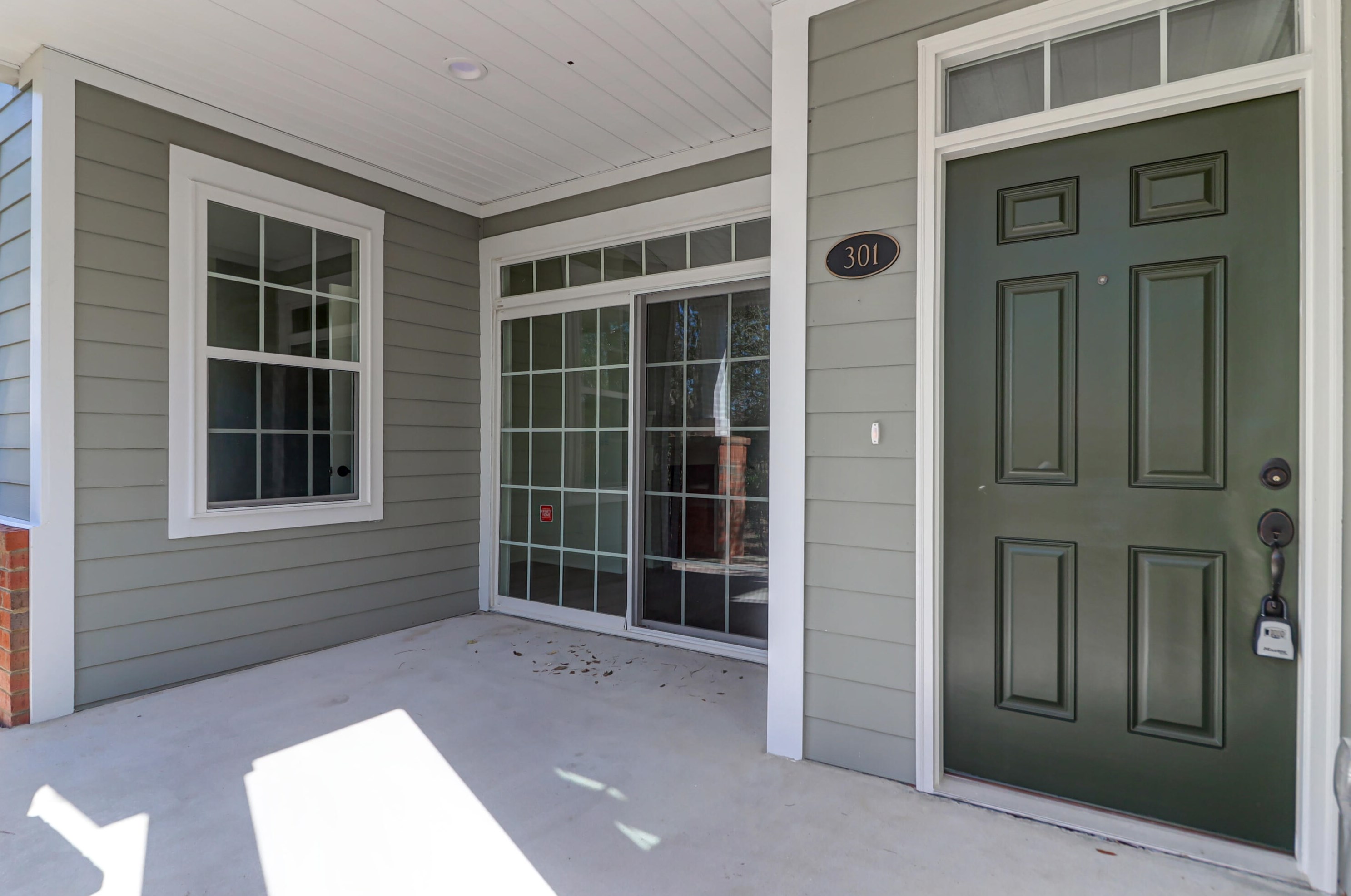 100 Deerfield Dr, Charleston SC 29445-7218 exterior