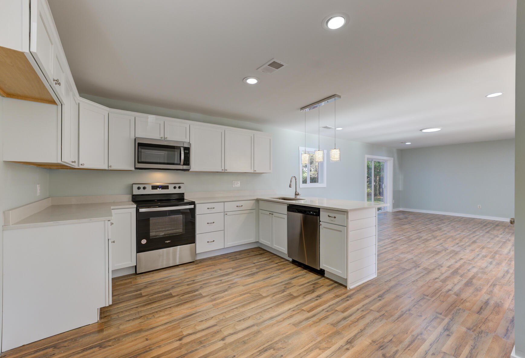 1110 Woodside Dr, Charleston SC  29412-9362 exterior