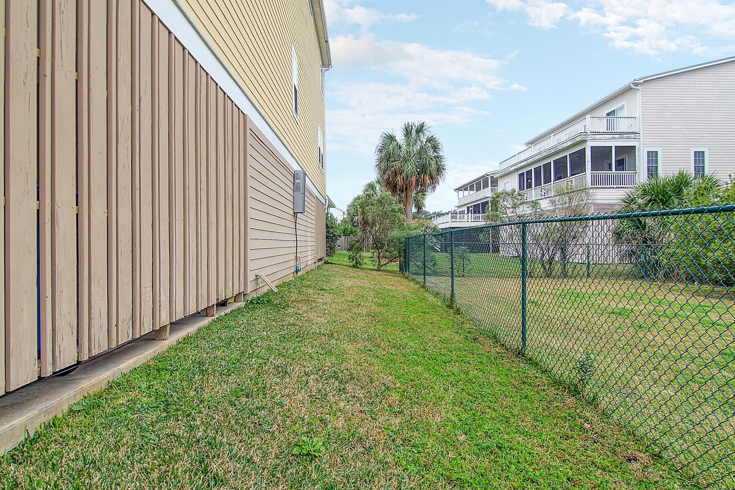 309 Palmetto Blvd, Edisto SC  29438-3124 exterior