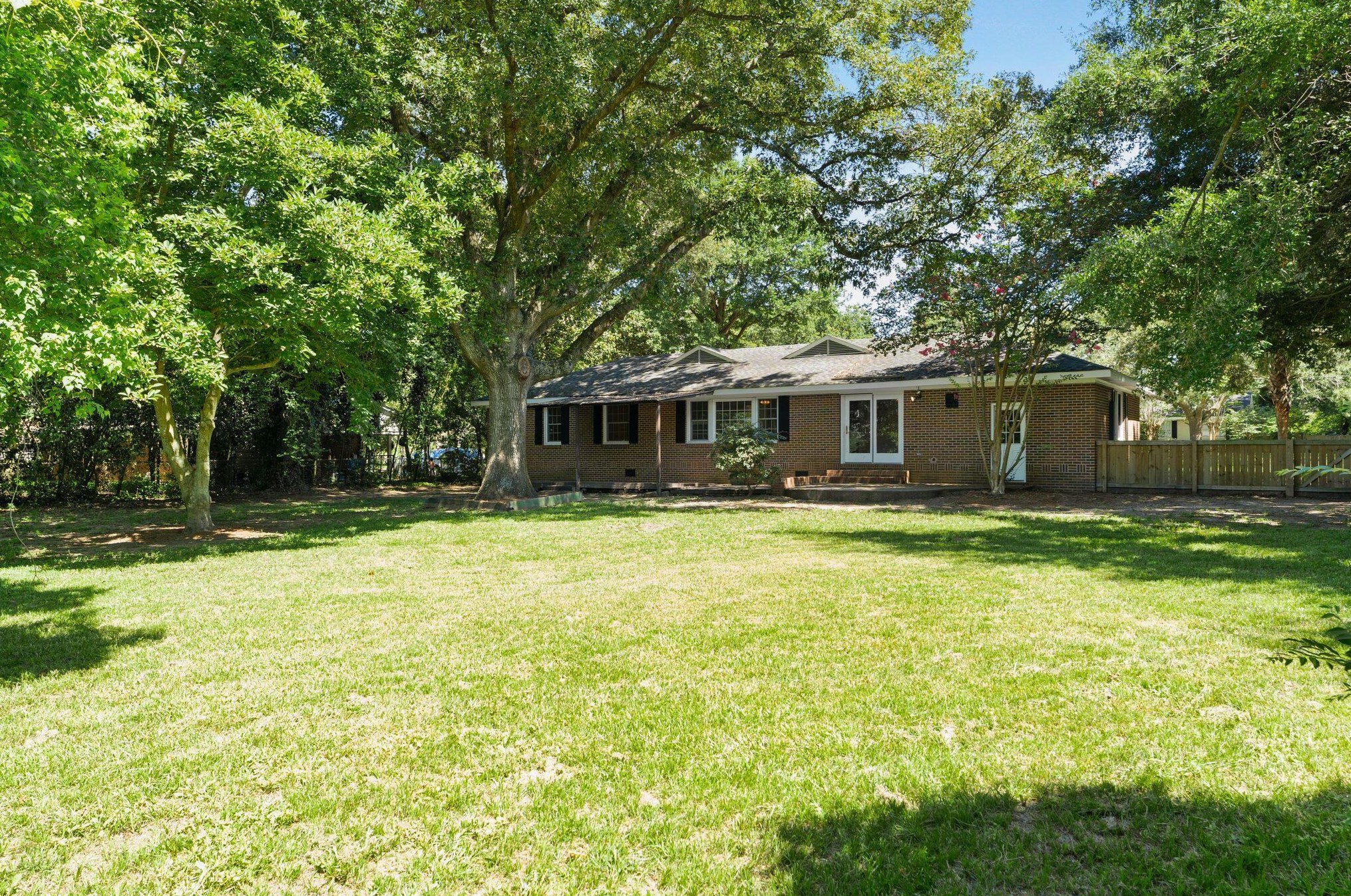 723 James Dr, Charleston SC  29412-4212 exterior