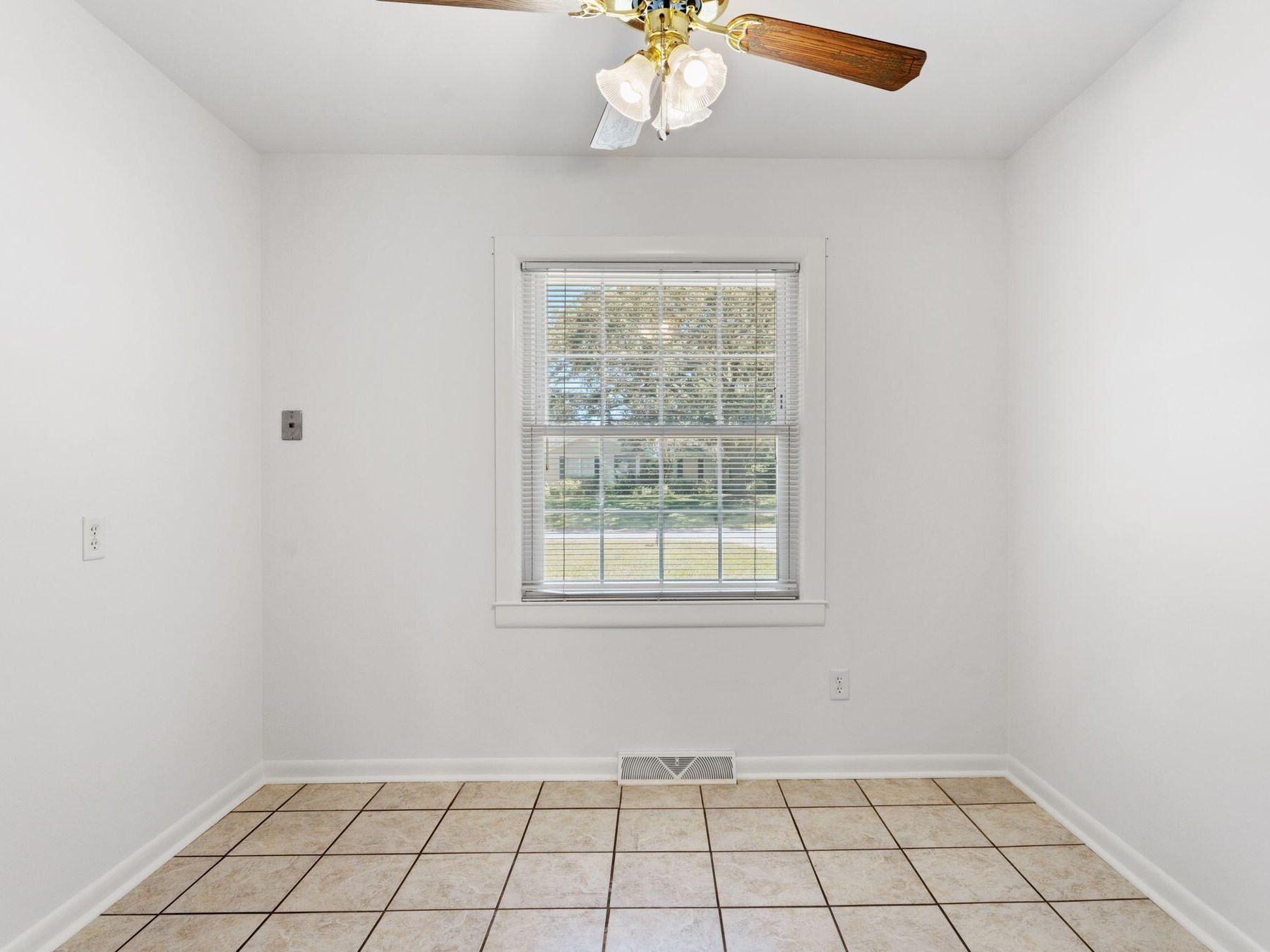 723 James Dr, Charleston SC  29412-4212 exterior