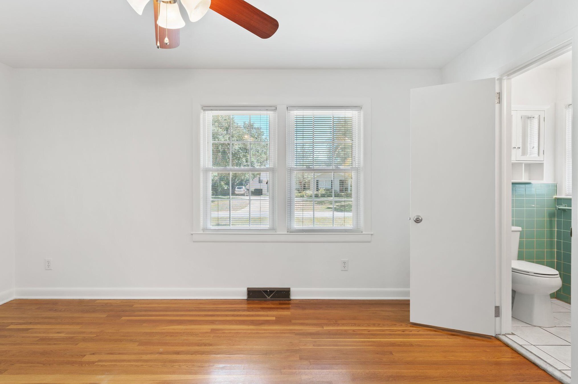723 James Dr, Charleston SC  29412-4212 exterior