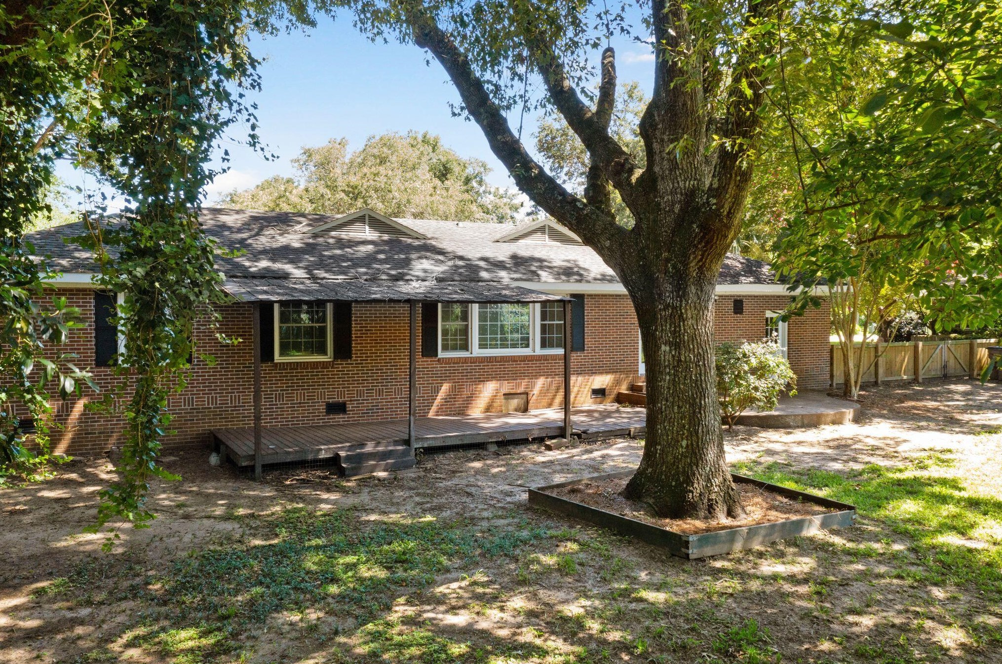 723 James Dr, Charleston SC  29412-4212 exterior