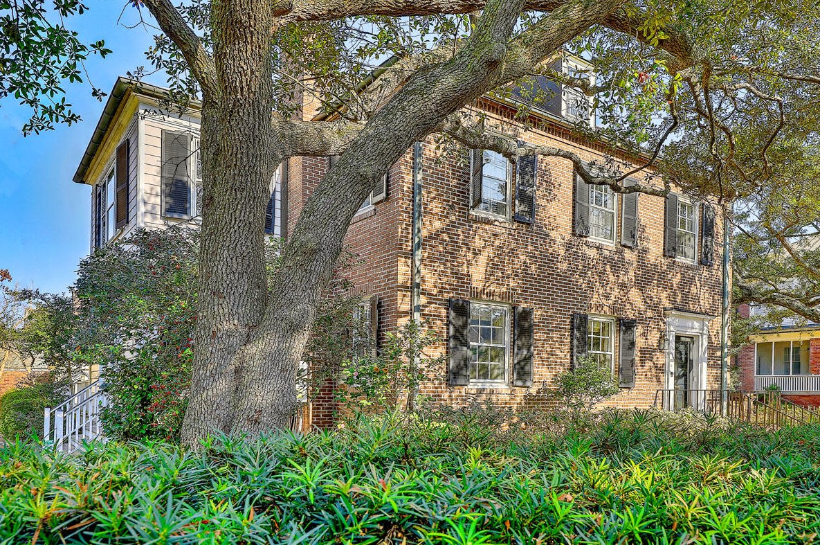 108 Battery St, Charleston SC  29401-2320 exterior