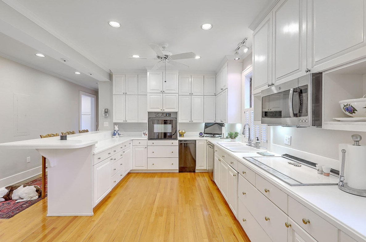 108 Battery St, Charleston SC  29401-2320 exterior