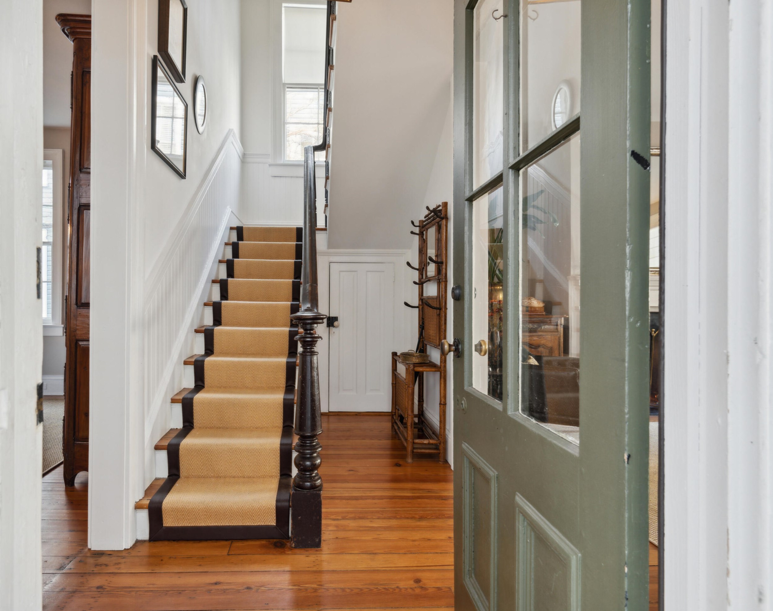 27 Gadsden St, Charleston SC  29401-1205 exterior