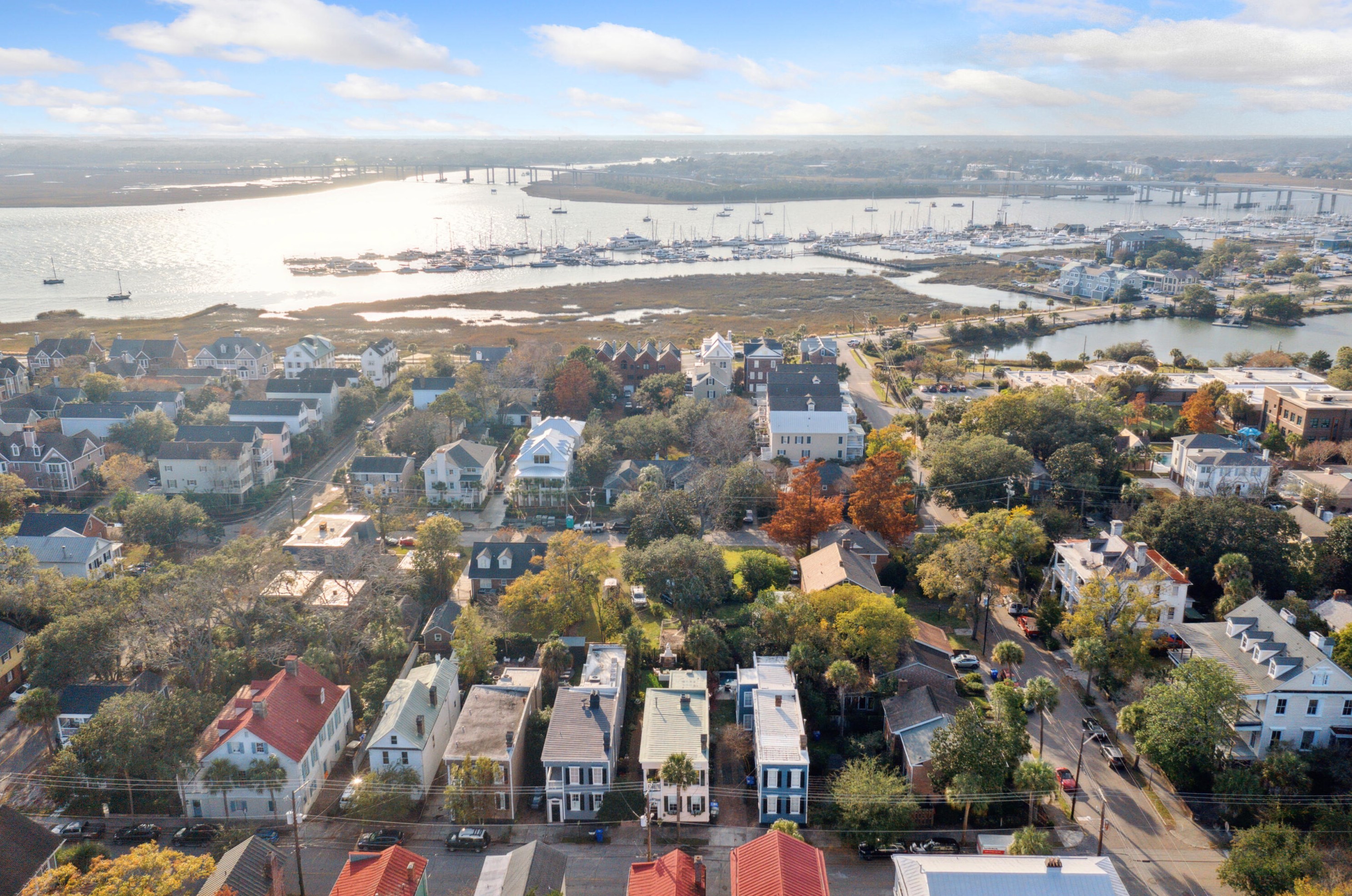27 Gadsden St, Charleston SC  29401-1205 exterior