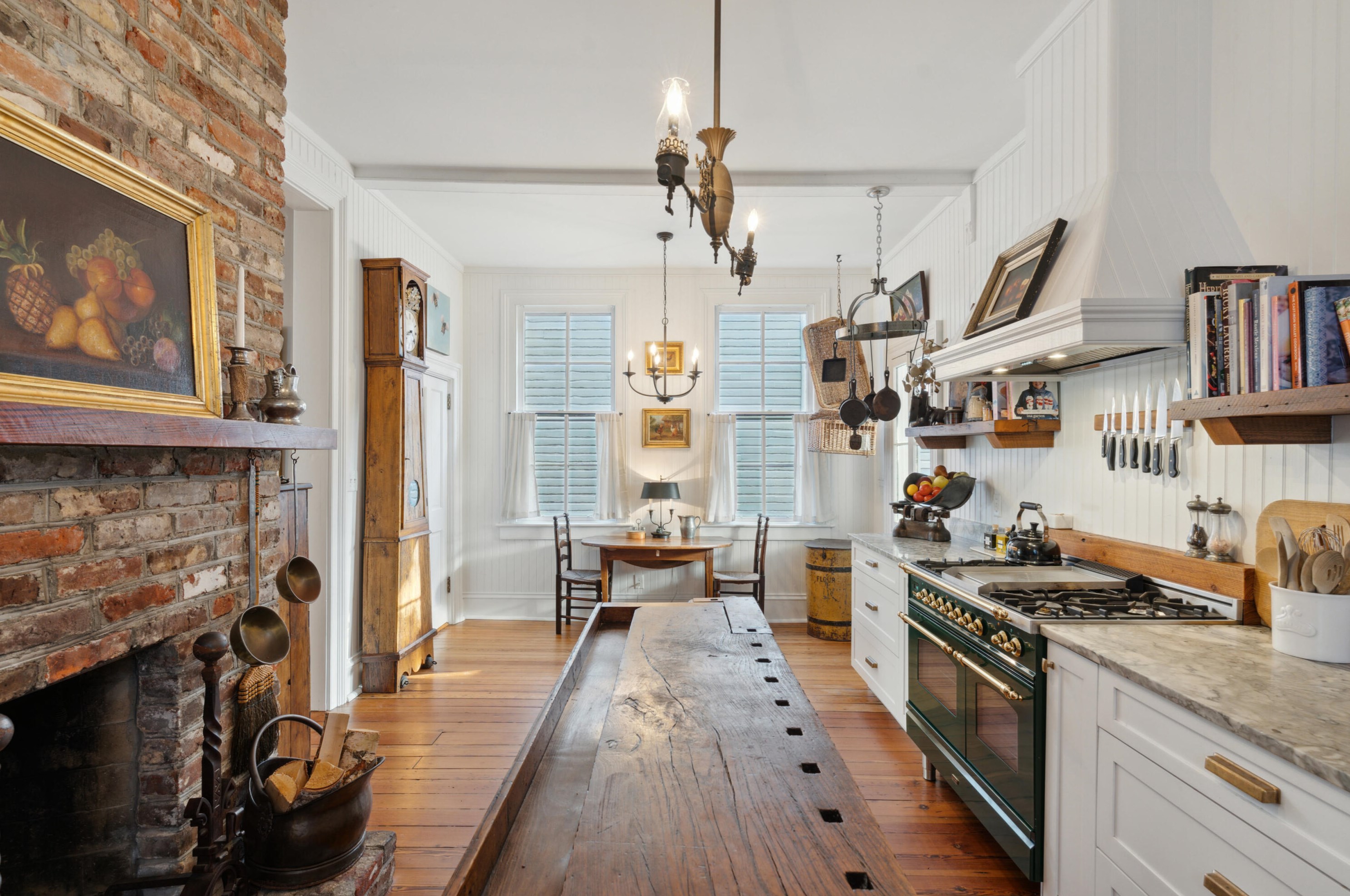 27 Gadsden St, Charleston SC  29401-1205 exterior