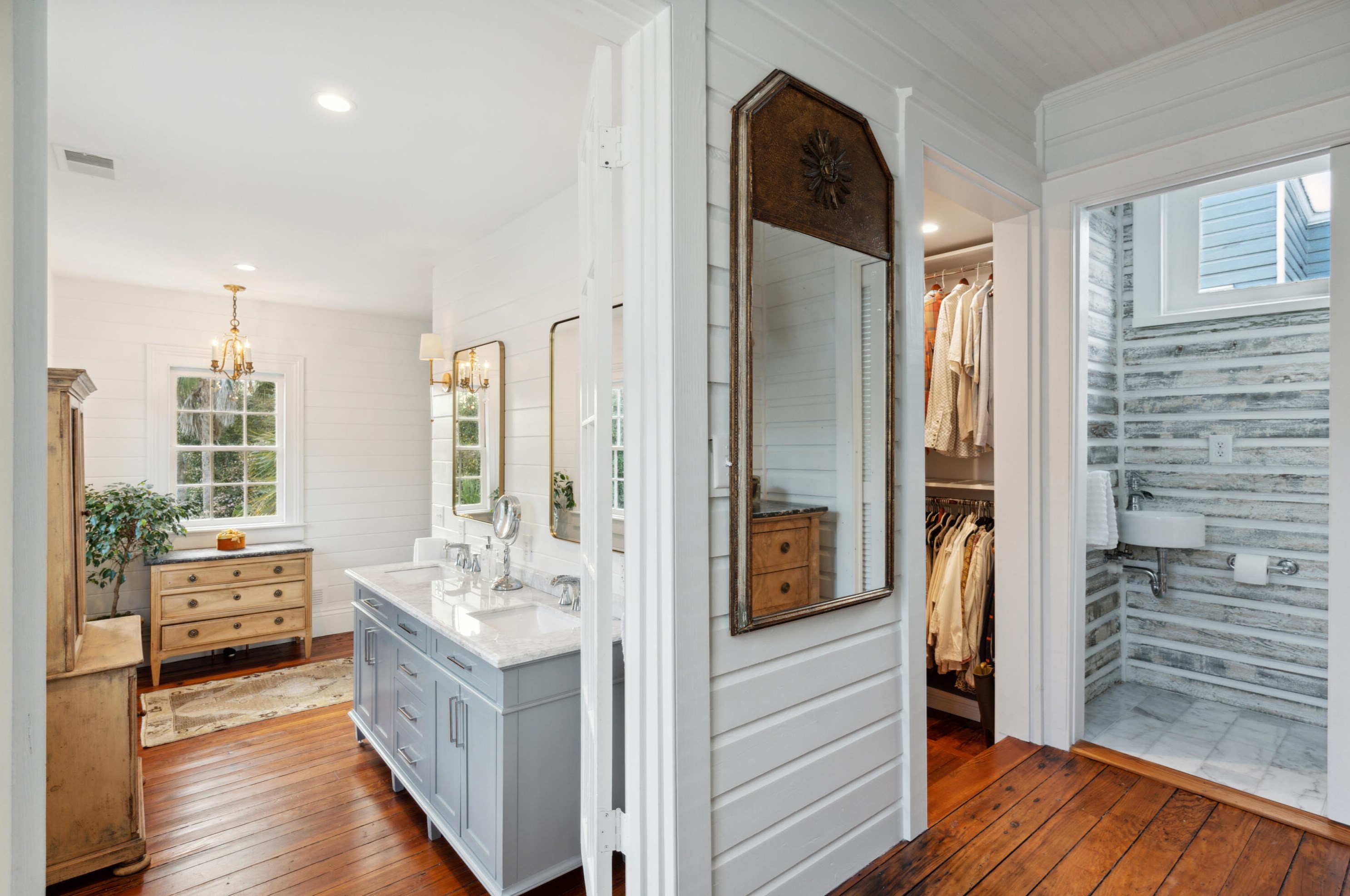 27 Gadsden St, Charleston SC  29401-1205 exterior