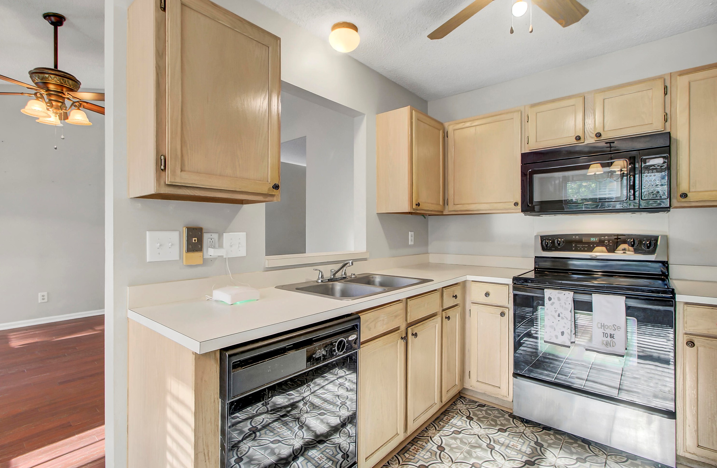 408 Courtland Dr, Summerville SC  29483-1710 exterior